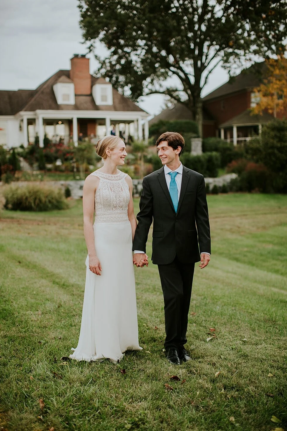 #thatsdarling #weddingday #weddinginspiration #weddingphoto #love #justmarried #midwestphotographer #kywedding #louisville #kentuckywedding #louisvillekyweddingphotographer #weddingbliss #weddingformals #loveisintheair #married #weddingring #kyphoto
