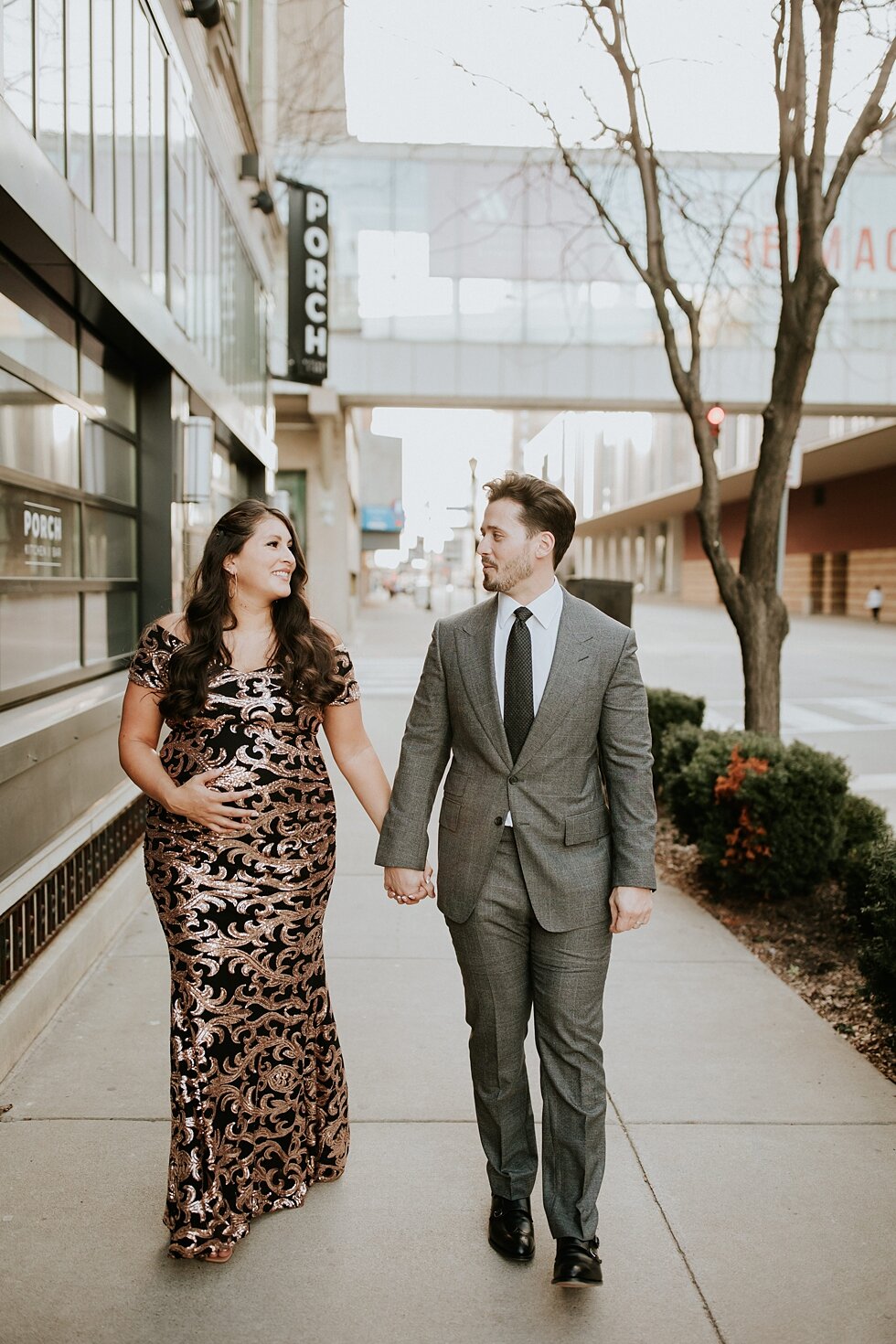  Walking side by side as this mother and father to be prepare for big changes ahead in absolute style. #maternitygoals #maternityphotographer #babybump #kentuckyphotographer #fancymaternitysession #modernmaternitysession #urbanmaternitysession #dress