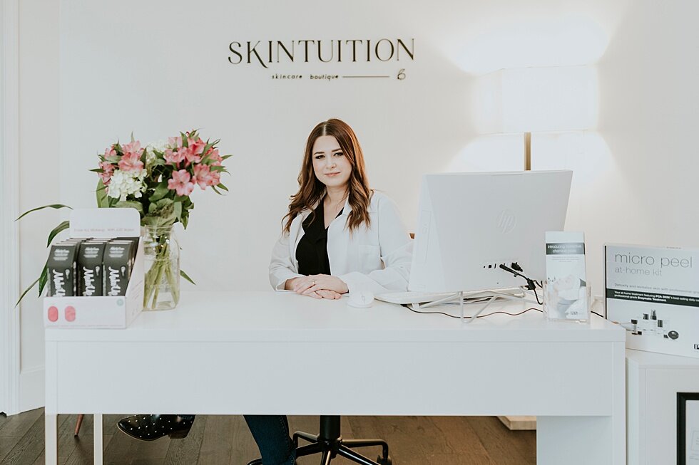  Working and creating an inspirational Skincare Boutique, this branding photography session for Skintuition in Louisville, Kentucky was flawless. clean lines modern boutique skincare health branding wellness selfcare gold black spa dermaplaning aesth