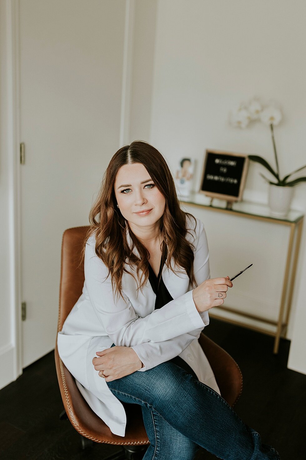  Skincare Boutique branding photography session for Skintuition in Louisville, Kentucky. clean lines modern boutique skincare health branding wellness selfcare gold black spa dermaplaning aesthetician specialty #branding #brandingsession #headshots #