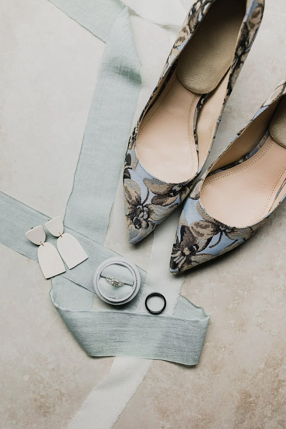 #padbl #photographyanddesignbylauren #destinationweddingphotographer #intimatewedding #brideandgroom #loveandwildhearts #authenticlovemag #belovedstories #radlovestories #adventurousstorytellers #Ido #bride #theknot #weddingday #weddinginspiration