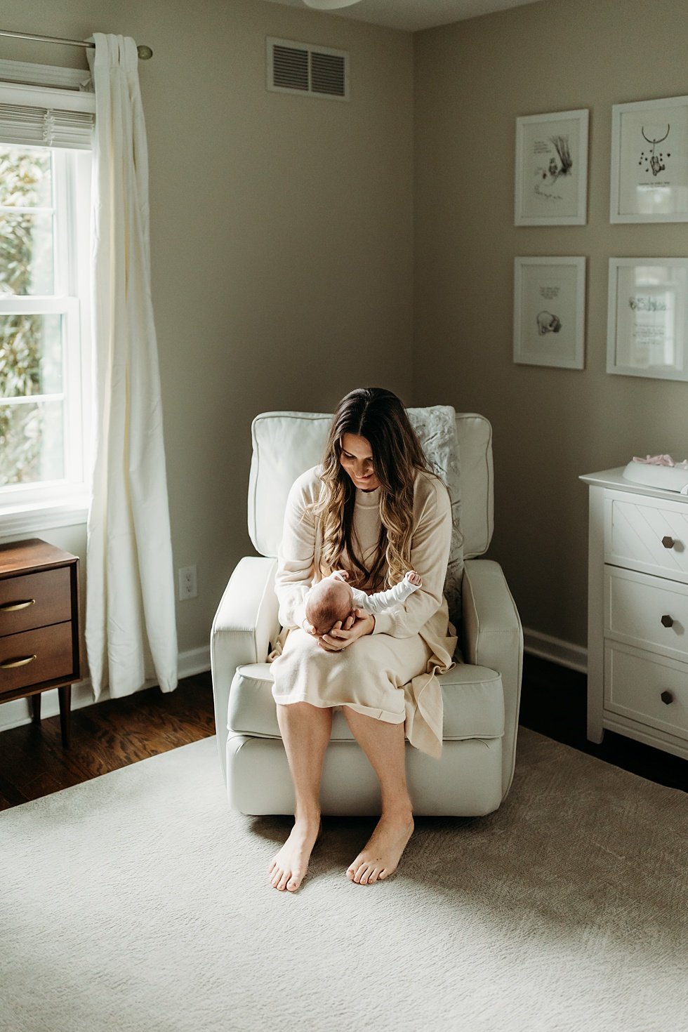  Modern in home lifestyle newborn session  