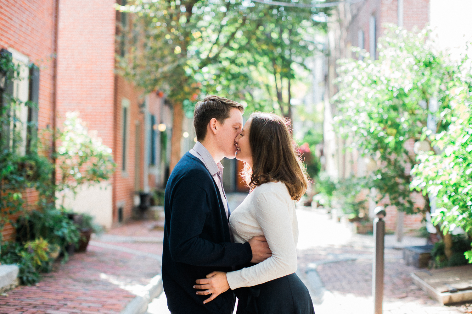 olde-city-philadelphia-engagement-photography-14.jpg