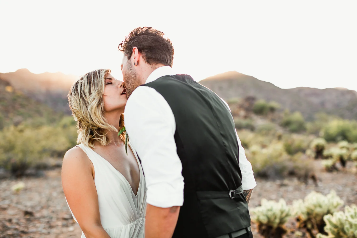 Arizona-Desert-Elopement-Emily-Kirke-Photography-3.jpg