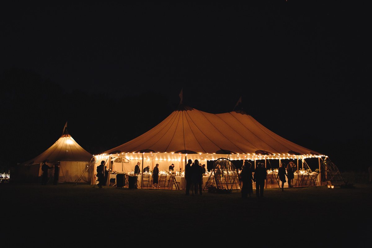 rhode-island-private-estate-wedding-semia-flowers-emily-kirke (168 of 185).jpg