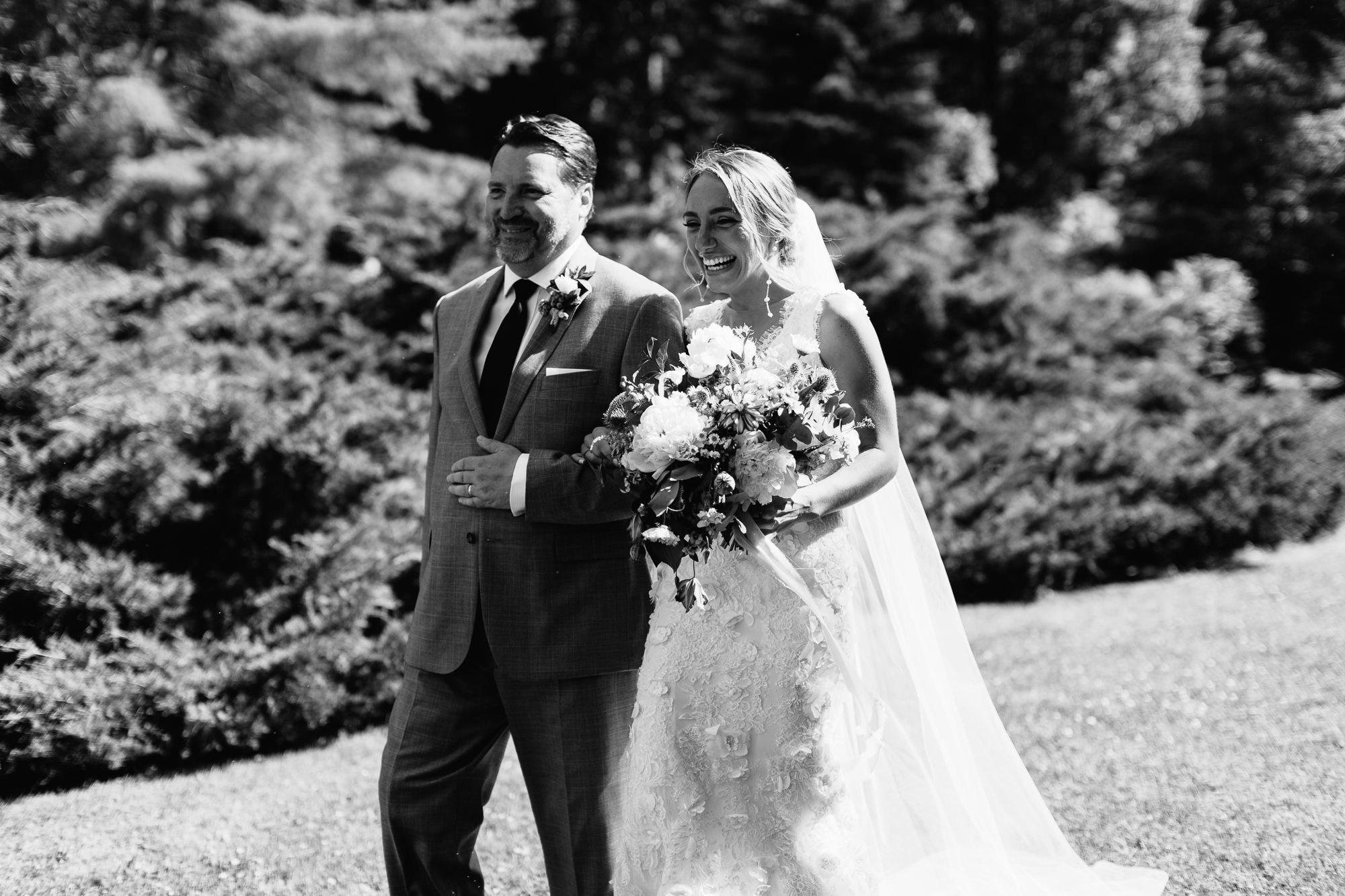 connecticut-summer-lake-wedding-emily-kirke-photography-upstyle (85 of 181).jpg