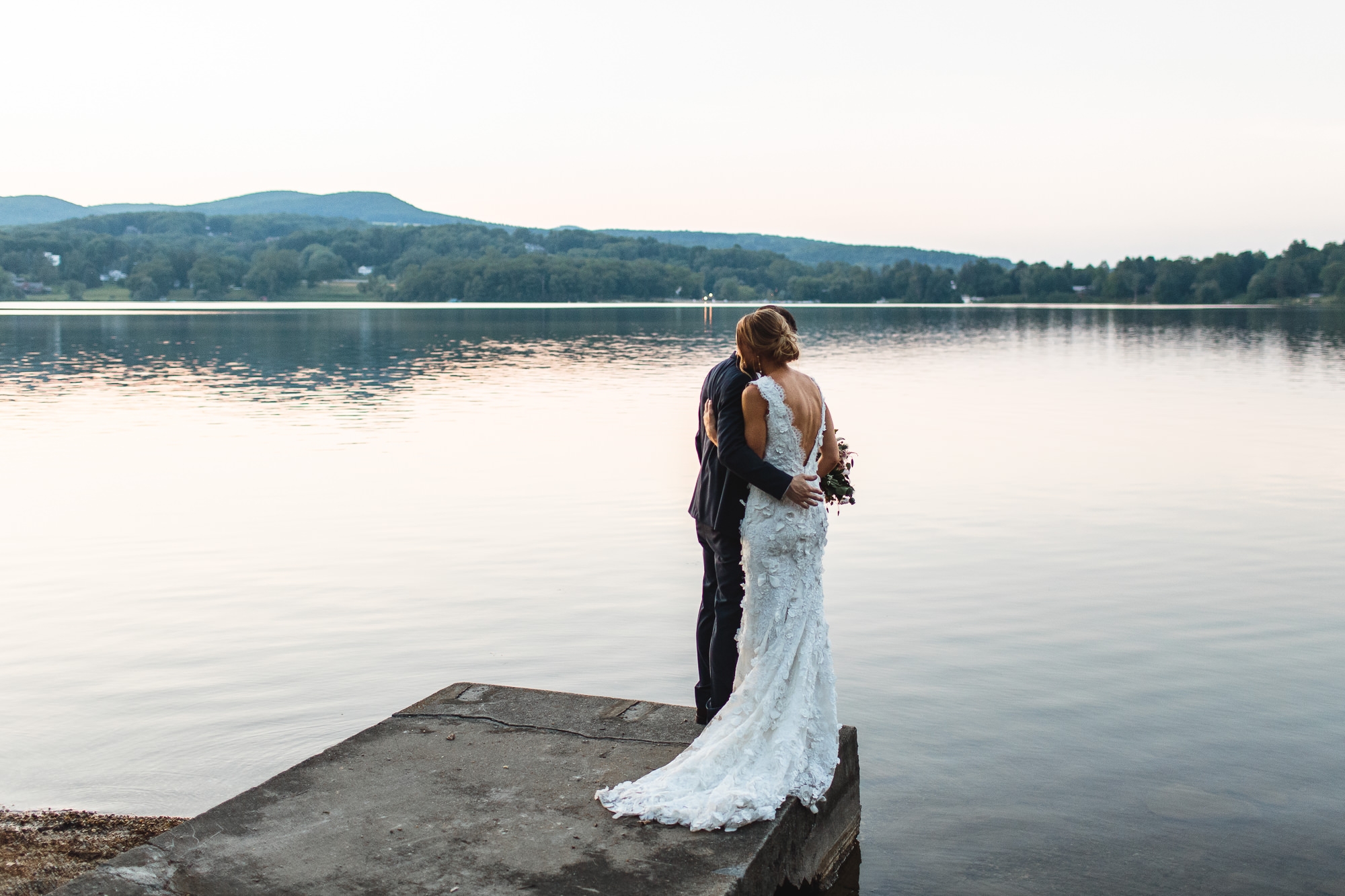 connecticut-summer-lake-wedding-emily-kirke-photography-upstyle (163 of 181).jpg