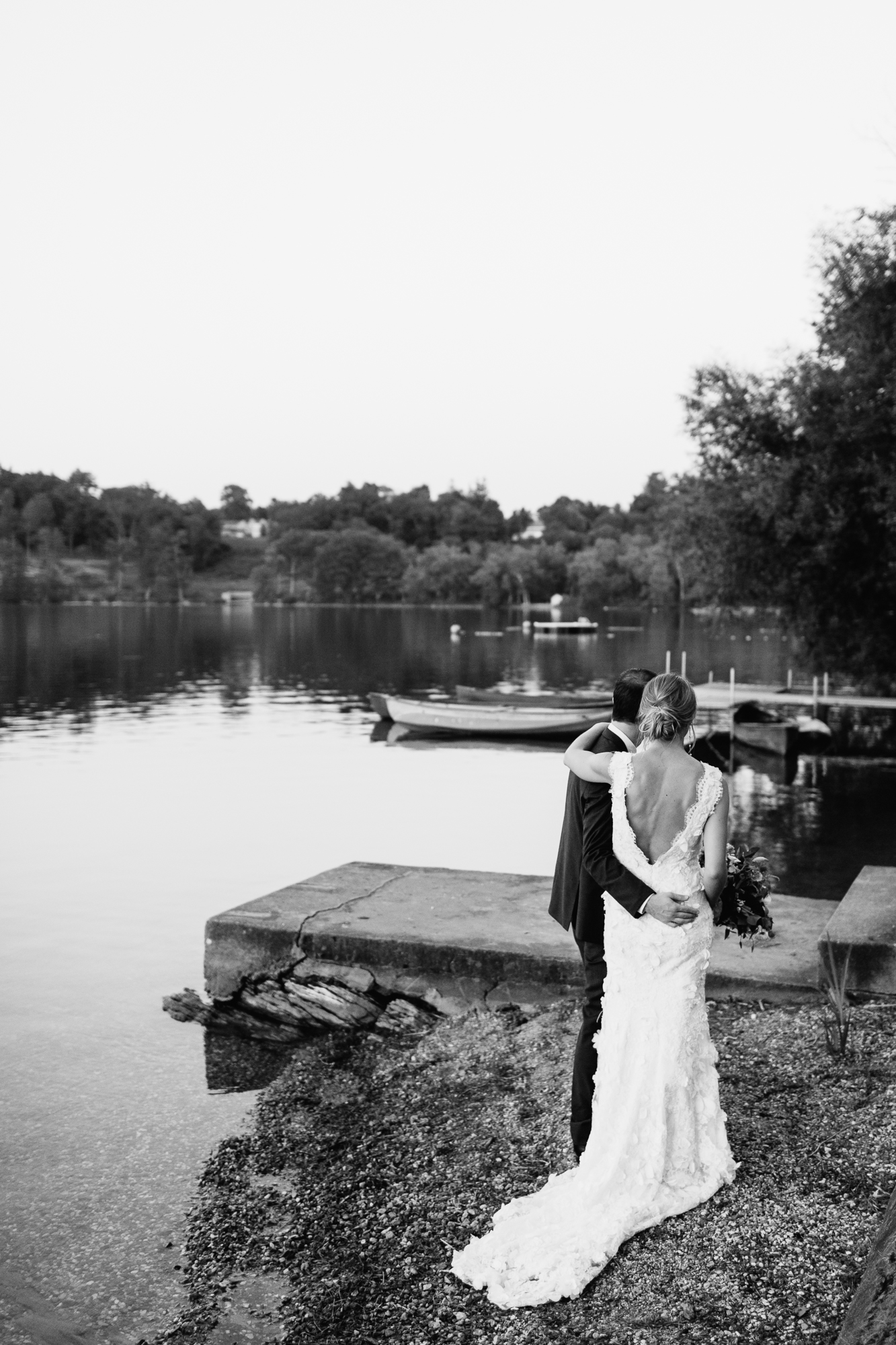 connecticut-summer-lake-wedding-emily-kirke-photography-upstyle (155 of 181).jpg