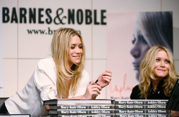 AshleyOlsenMaryKateOlsenBNSigning.jpg