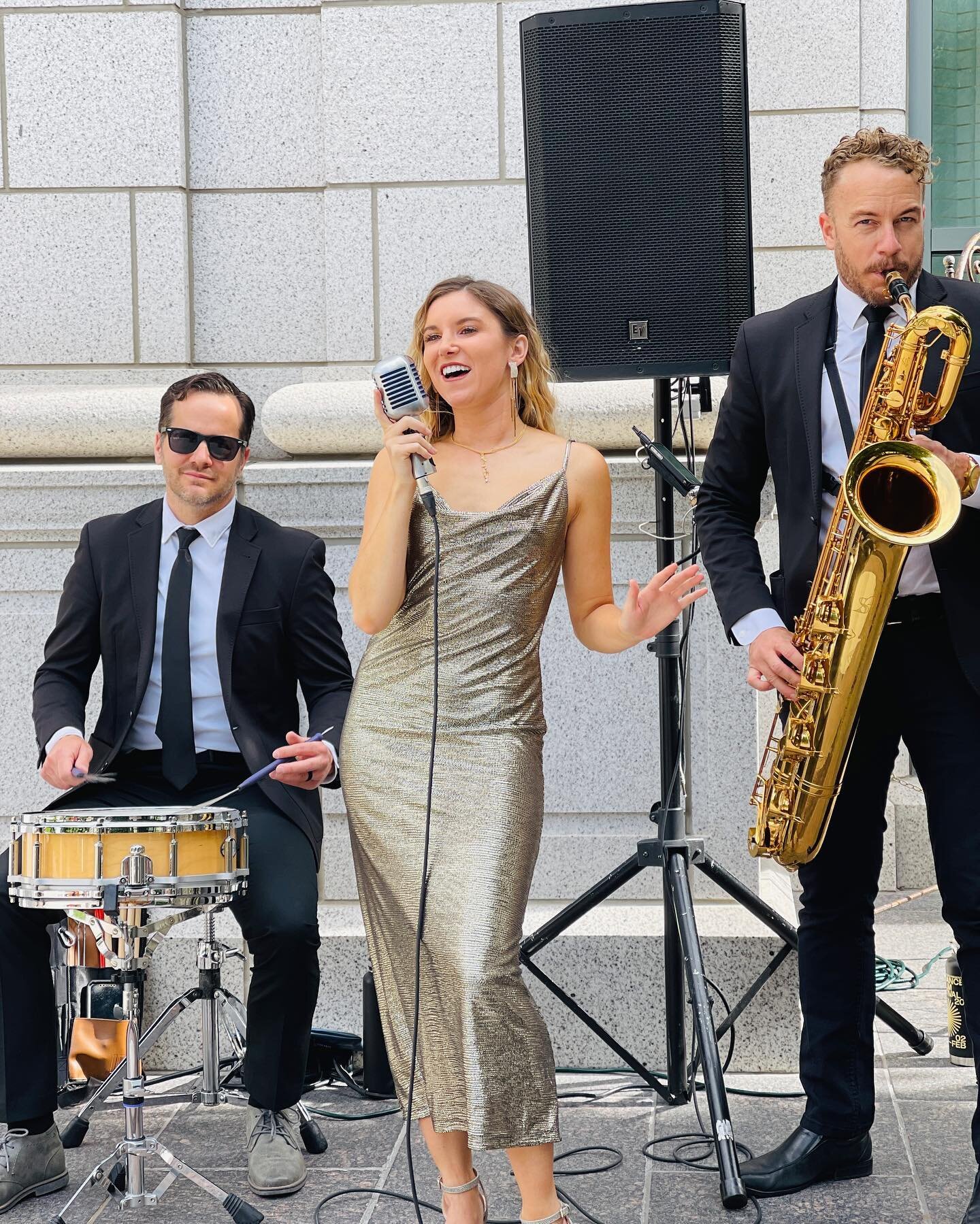 A jazzy cocktail hour with Gold Standard is the perfect way to get your guests in the swing for a fantastic evening! 🎷 Clink glasses to the classics over dinner and then we&rsquo;ll move them to the dance floor with our party set to send the night o
