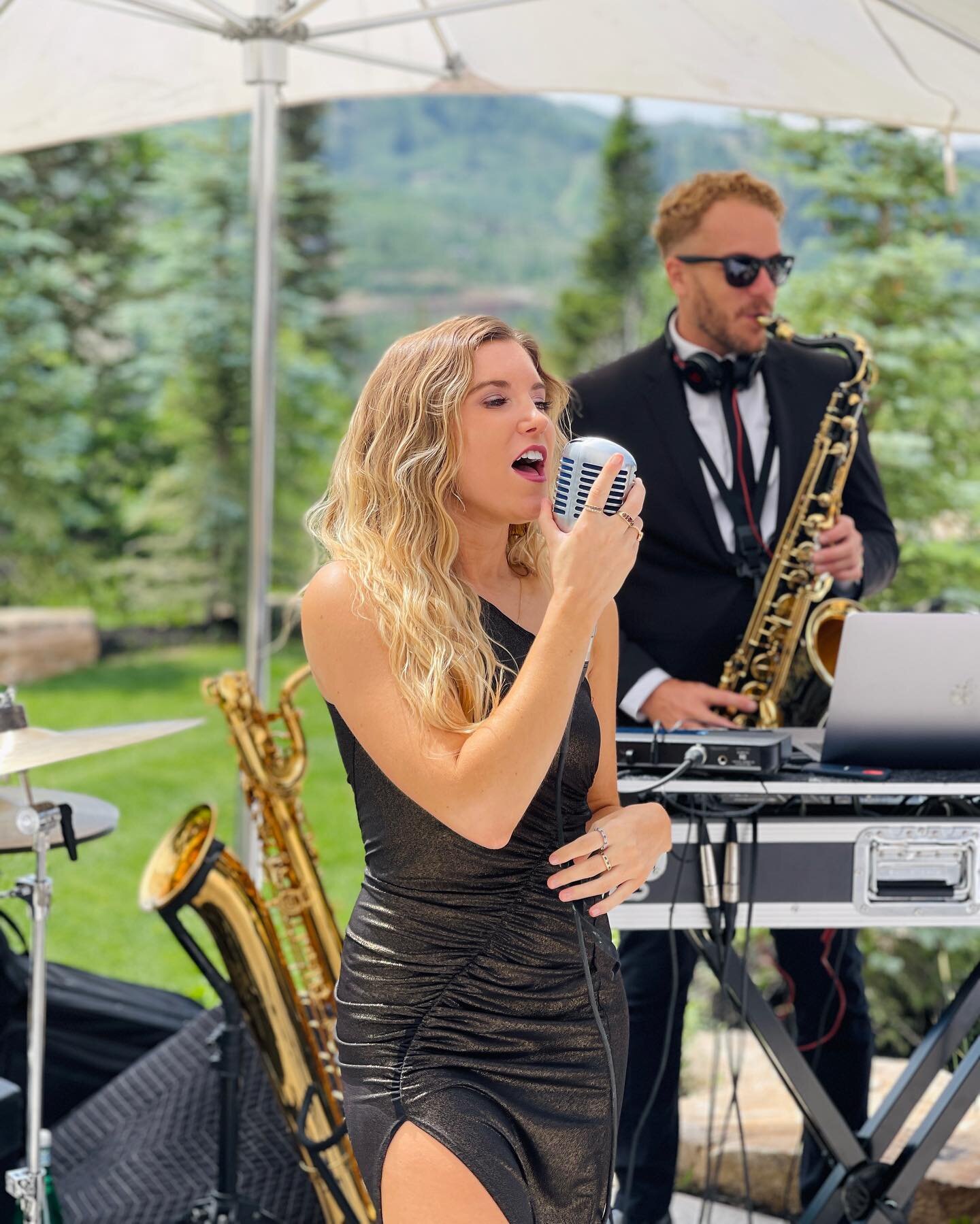 What a night to be singing slope-side!  Gold Standard brought the party to an open house in Park City by @parkcity360 This stunning home is right on the ski run and was the perfect setting for an evening soir&eacute;e in the mountains! Thanks for hav