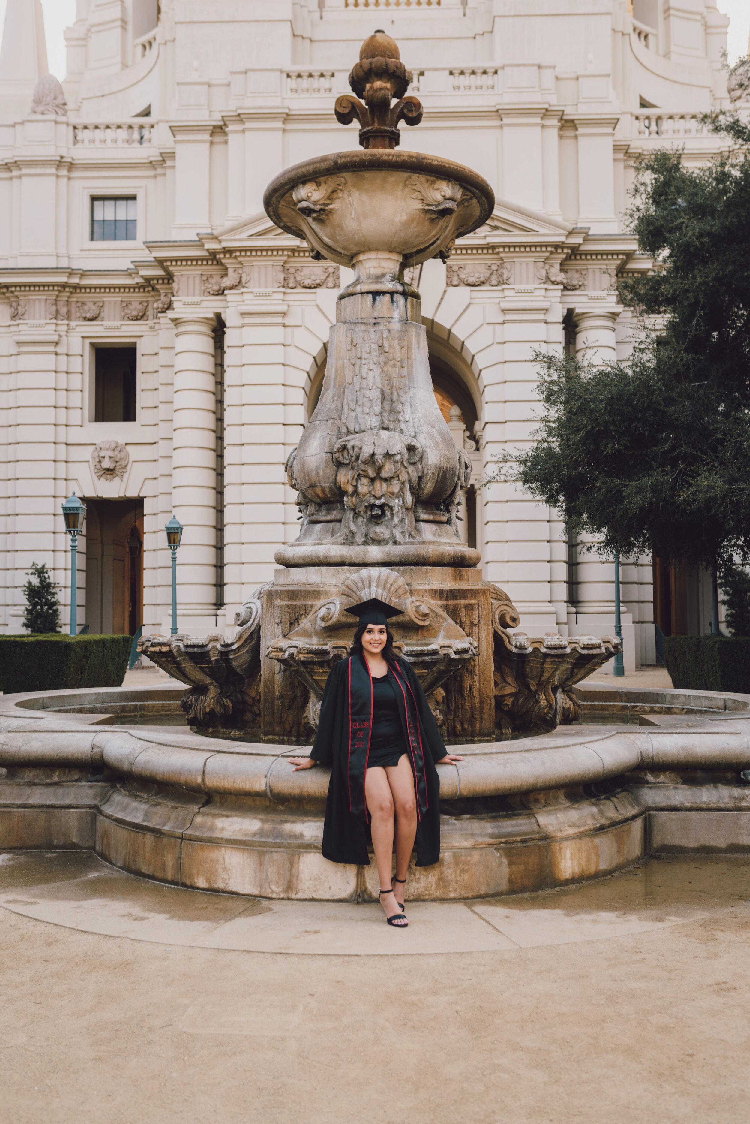 LosAngeles-Graduation-Portrait-Photographer-Pasadena-City-Hall-38.jpg