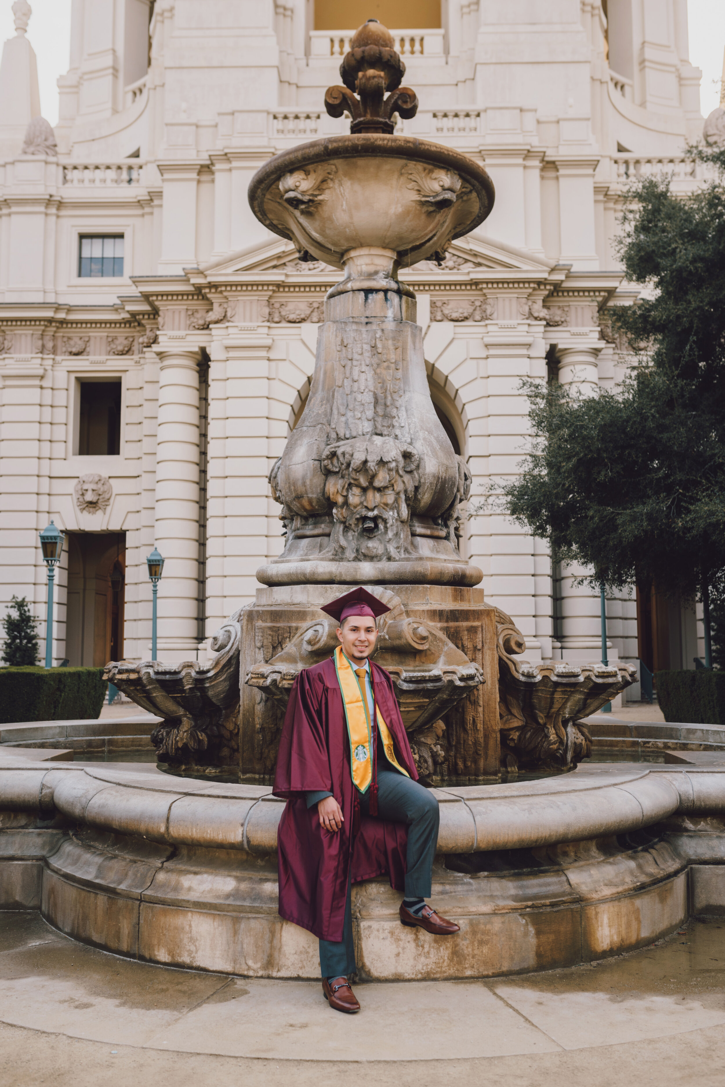 LosAngeles-Graduation-Portrait-Photographer-Pasadena-City-Hall-40.jpg