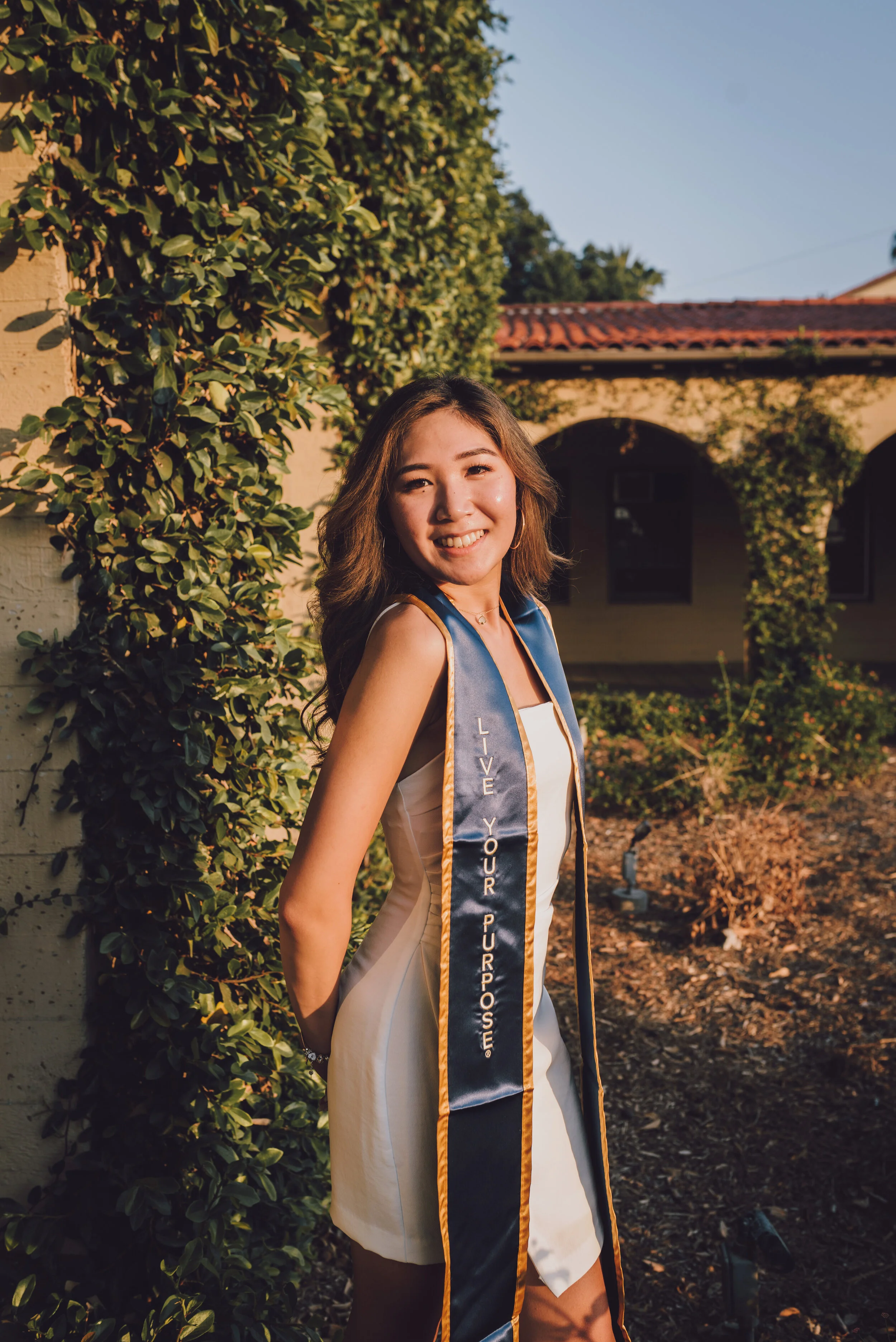 riversidegraduationphotographer-riversideportraitphotographer-CBU-collegegraduate-graduationsession-15.jpg