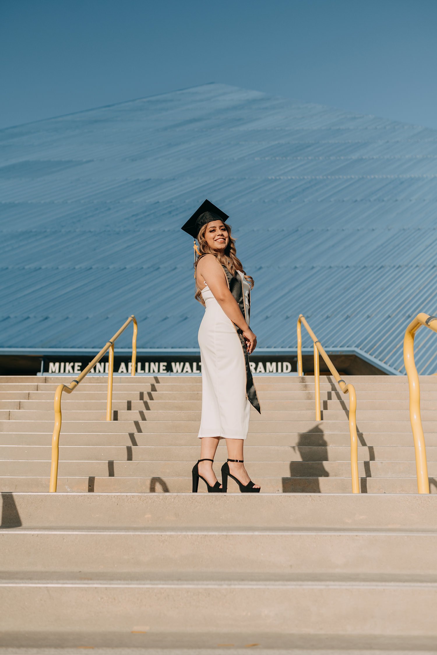 csulb-graduation-portrait-longbeach-california-photographer-8.jpg