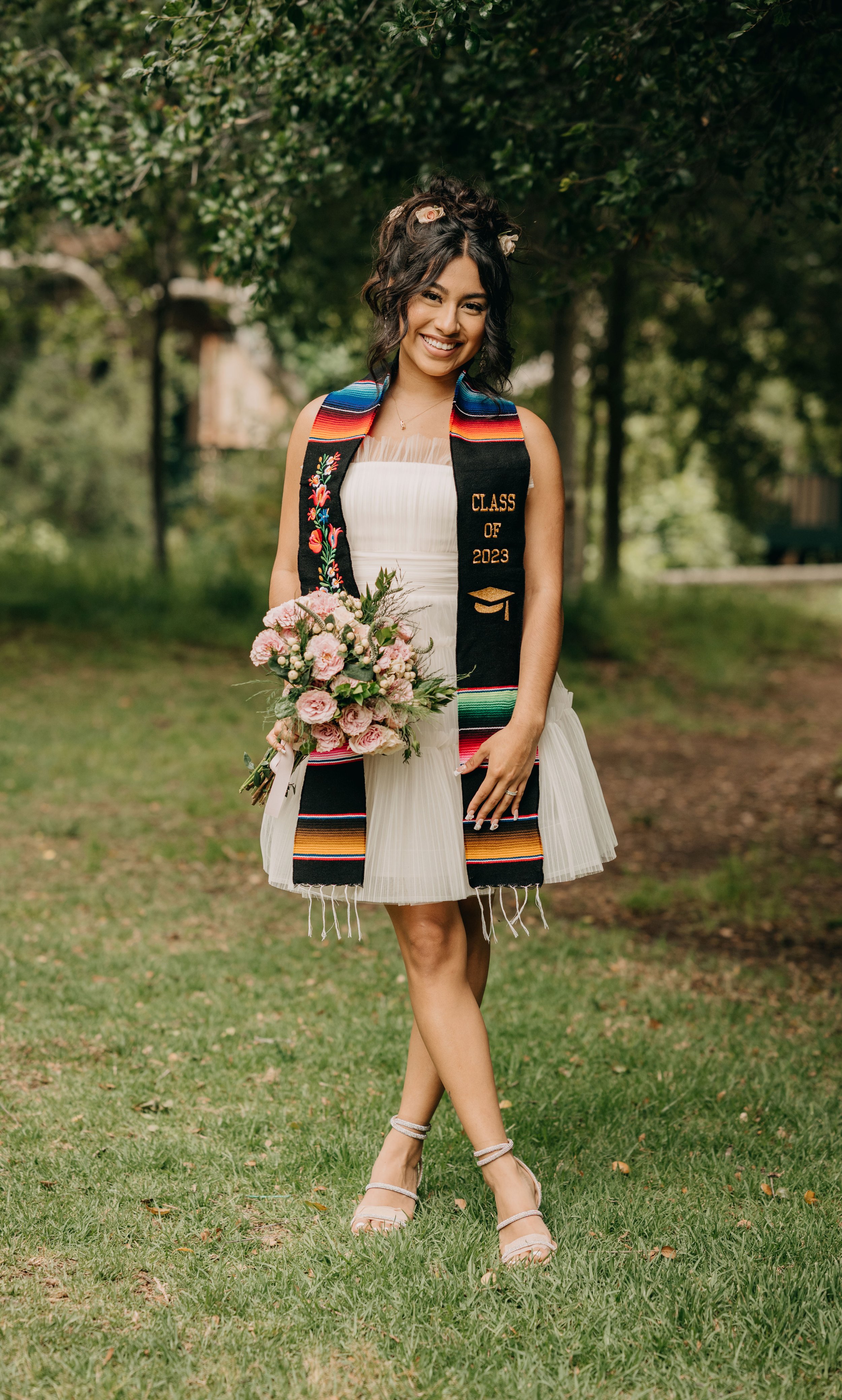 ucr-graduation-portrait-temescal-canyon-park-southern-california-photographer-11.jpg