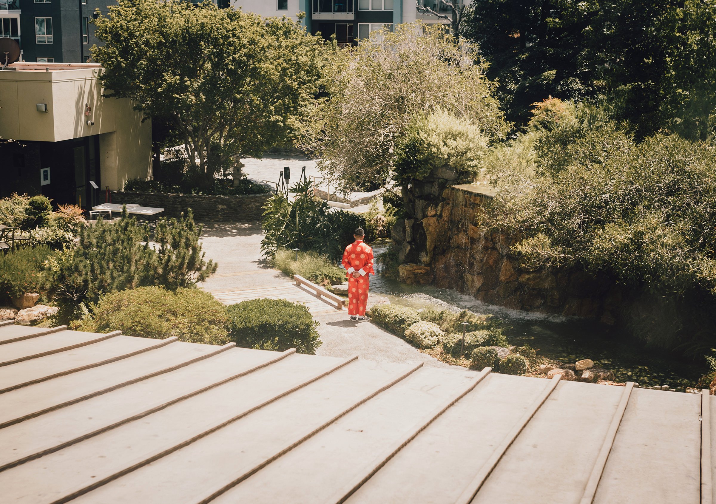 modern-asian-american-wedding-first-look-traditional-chinese-attire-socal-photographer.jpg