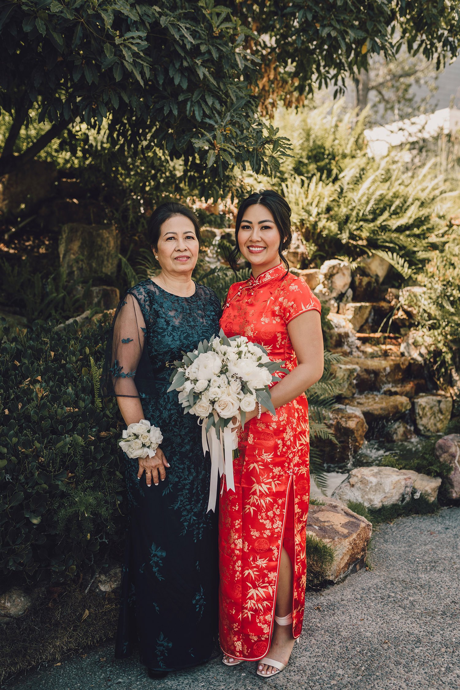 modern-asian-american-wedding-first-look-traditional-chinese-attire-socal-photographer-30.jpg