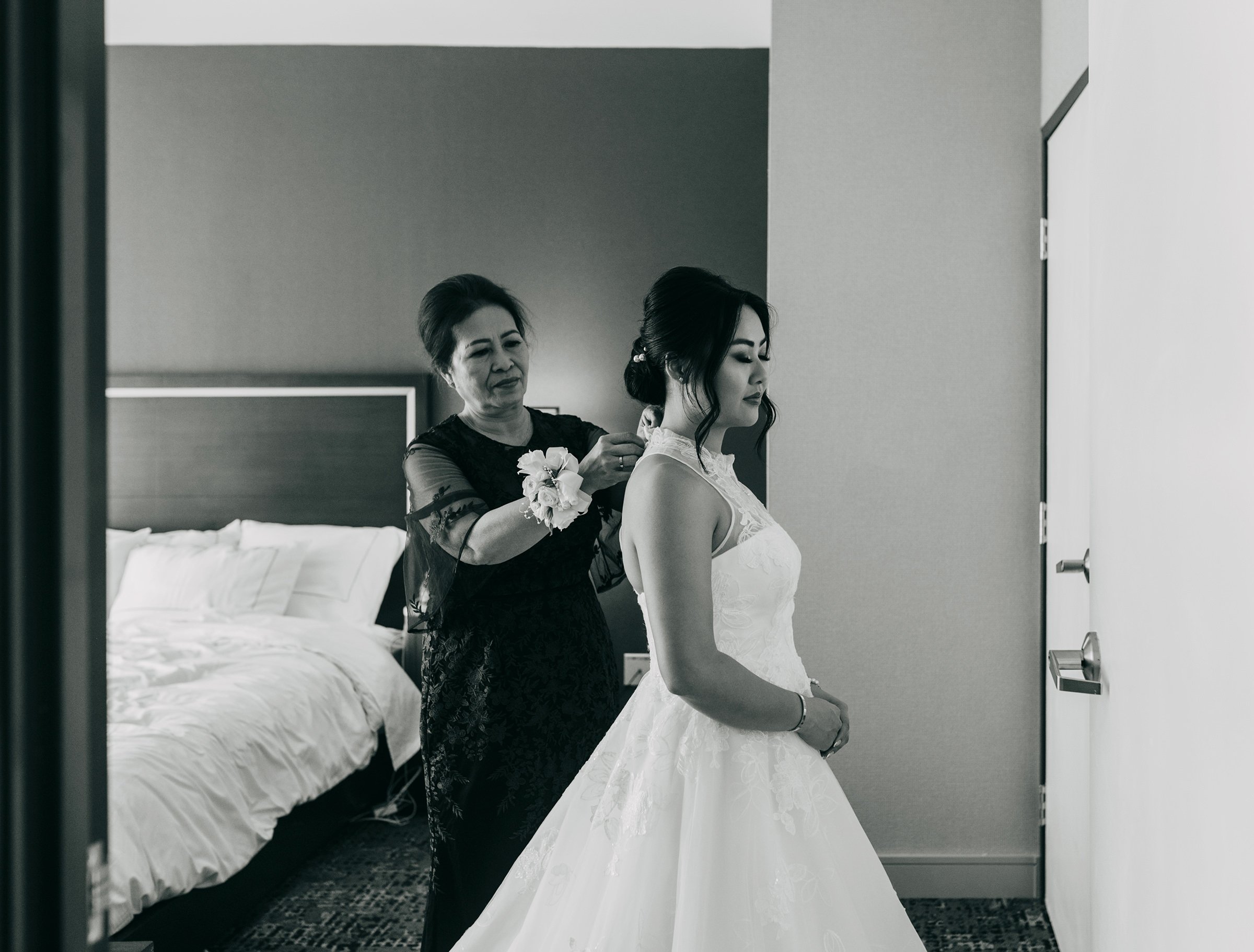 modern-asian-american-wedding-bride-getting-ready-los-angeles-socal-photographer-7.jpg