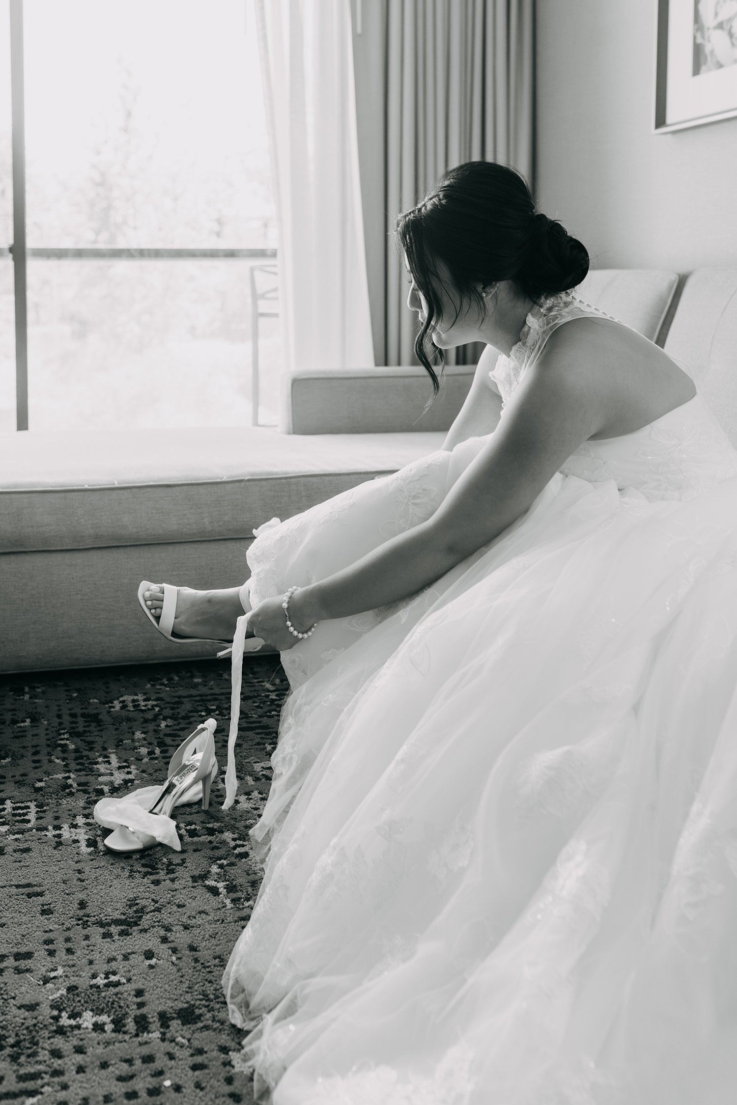 modern-asian-american-wedding-bride-getting-ready-los-angeles-socal-photographer-12.jpg