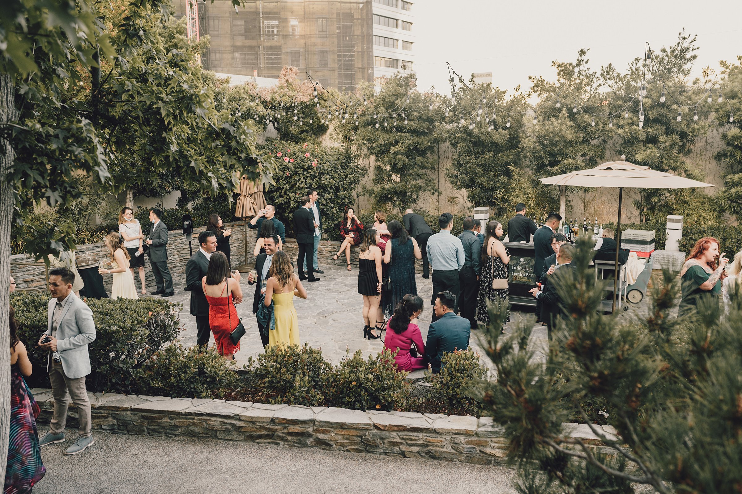 modern-asian-american-wedding-doubletree-hilton-downtown-los-angeles-venue-socal-photographer-17.jpg