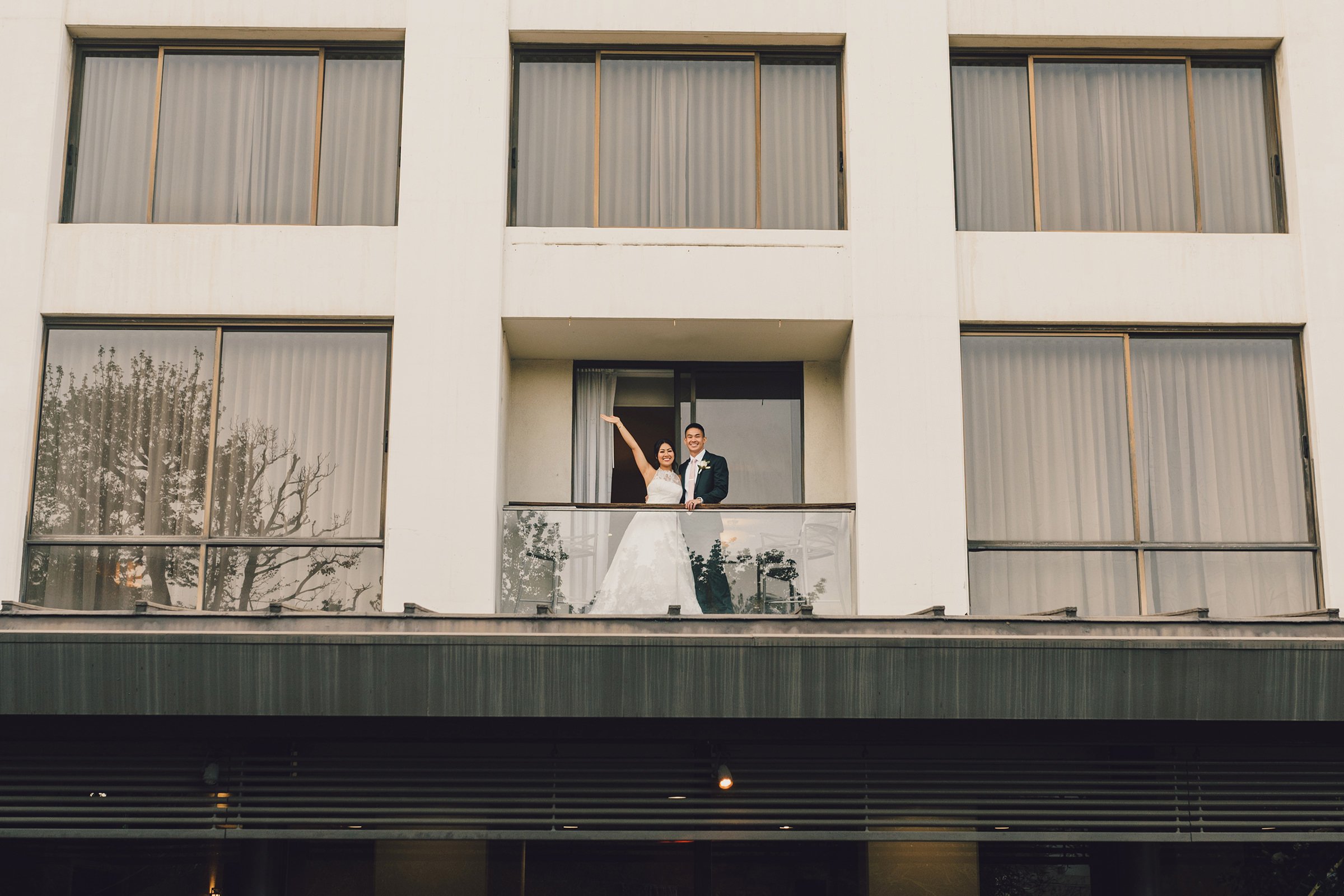 modern-asian-american-wedding-couples-balcony-portait-los-angeles-socal-photographer-6.jpg