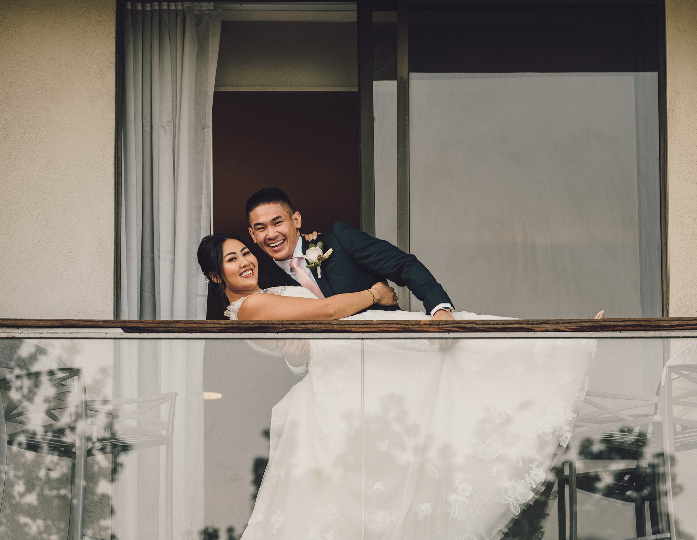 modern-asian-american-wedding-couples-balcony-portait-los-angeles-socal-photographer-3.jpg