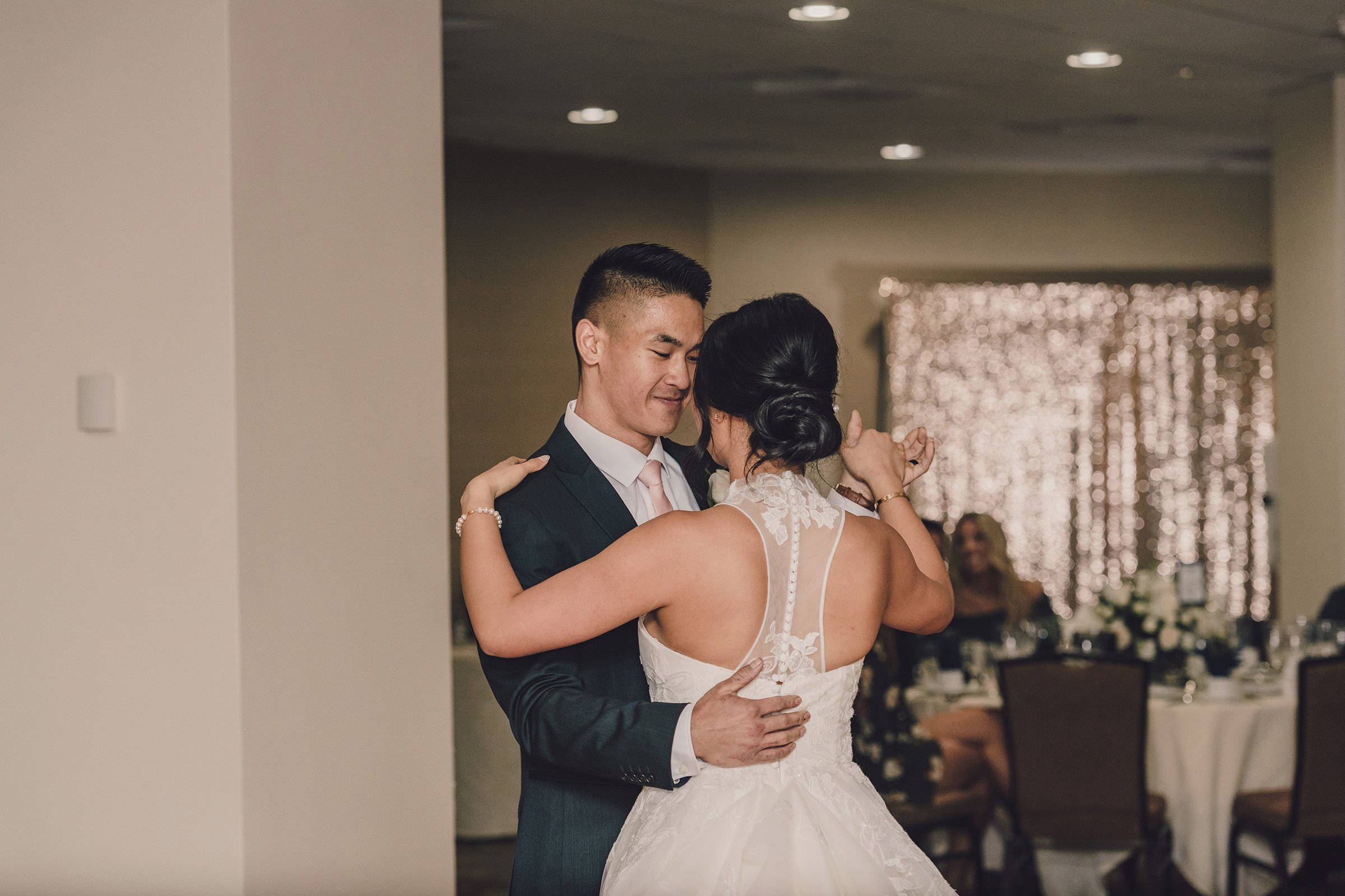 modern-asian-american-wedding-reception-doubletree-hilton-downtown-los-angeles-socal-photographer-8.jpg