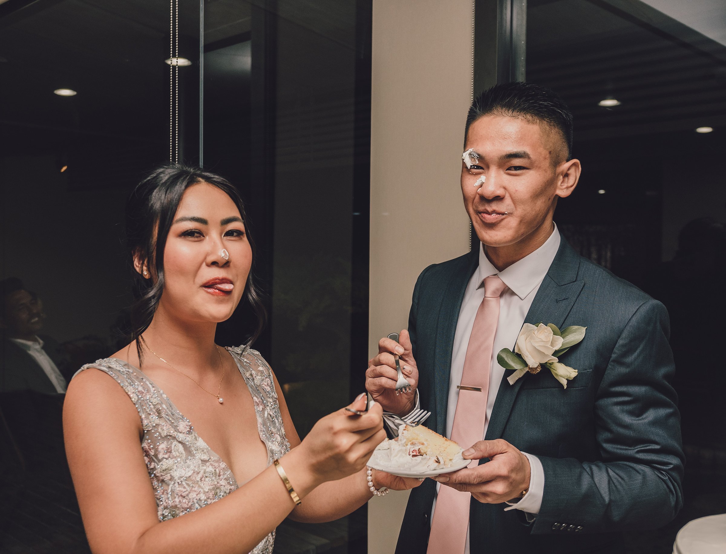 modern-asian-american-wedding-reception-doubletree-hilton-downtown-los-angeles-socal-photographer-25.jpg