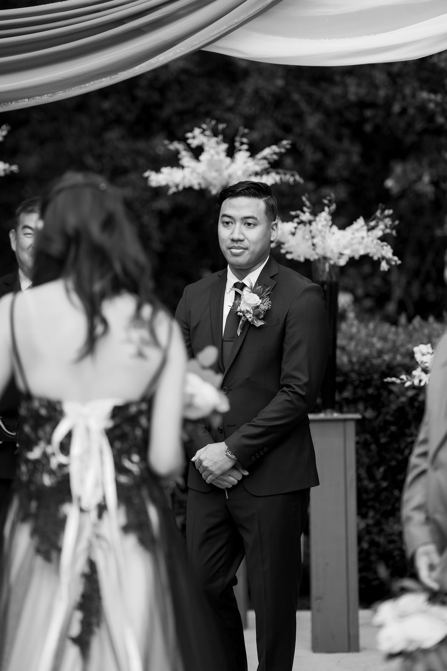 moody-modern-asian-american-wedding-ceremony-sierra-la-verne-socal-photographer-13.jpg