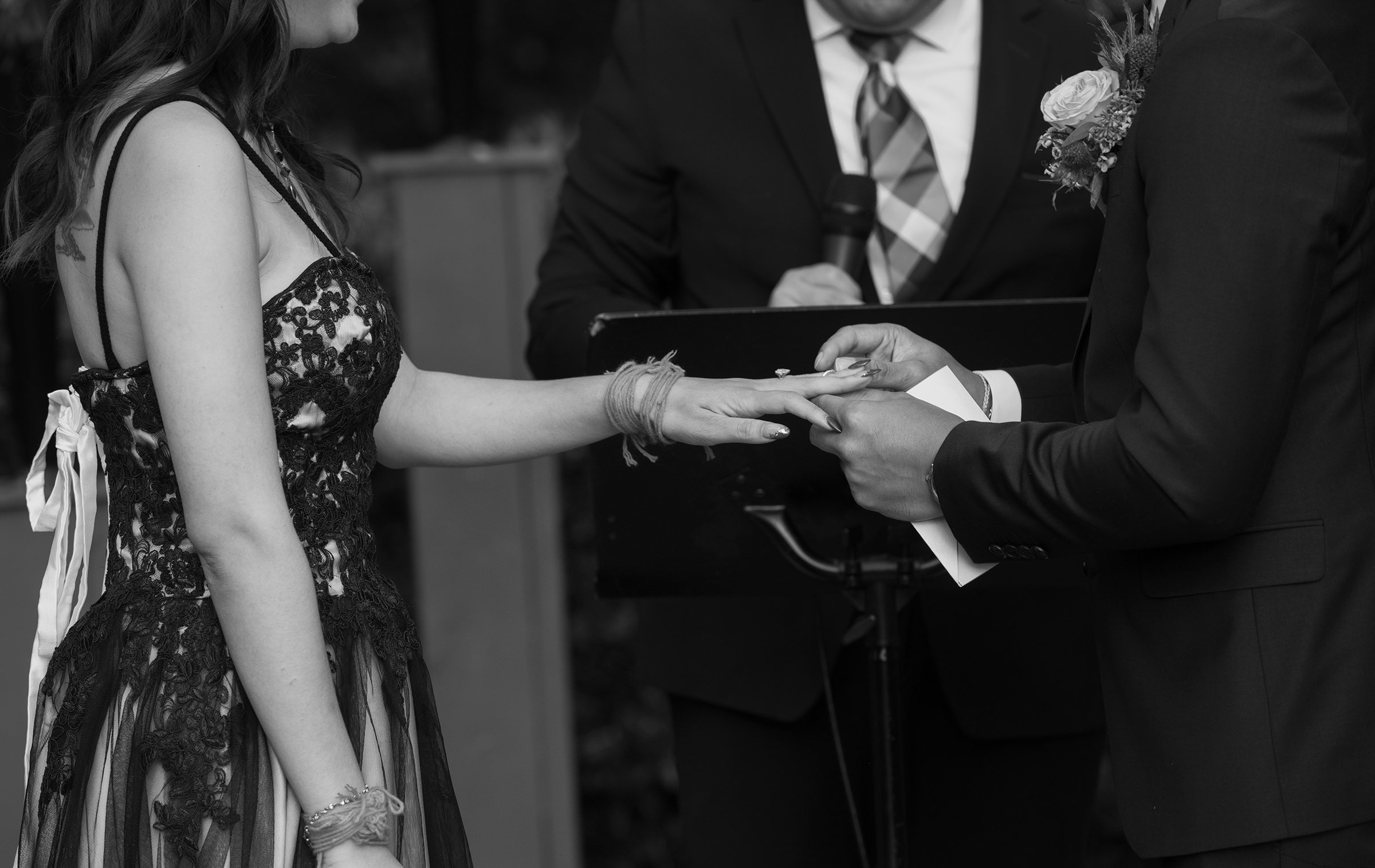 moody-modern-asian-american-wedding-ceremony-sierra-la-verne-socal-photographer-32.jpg