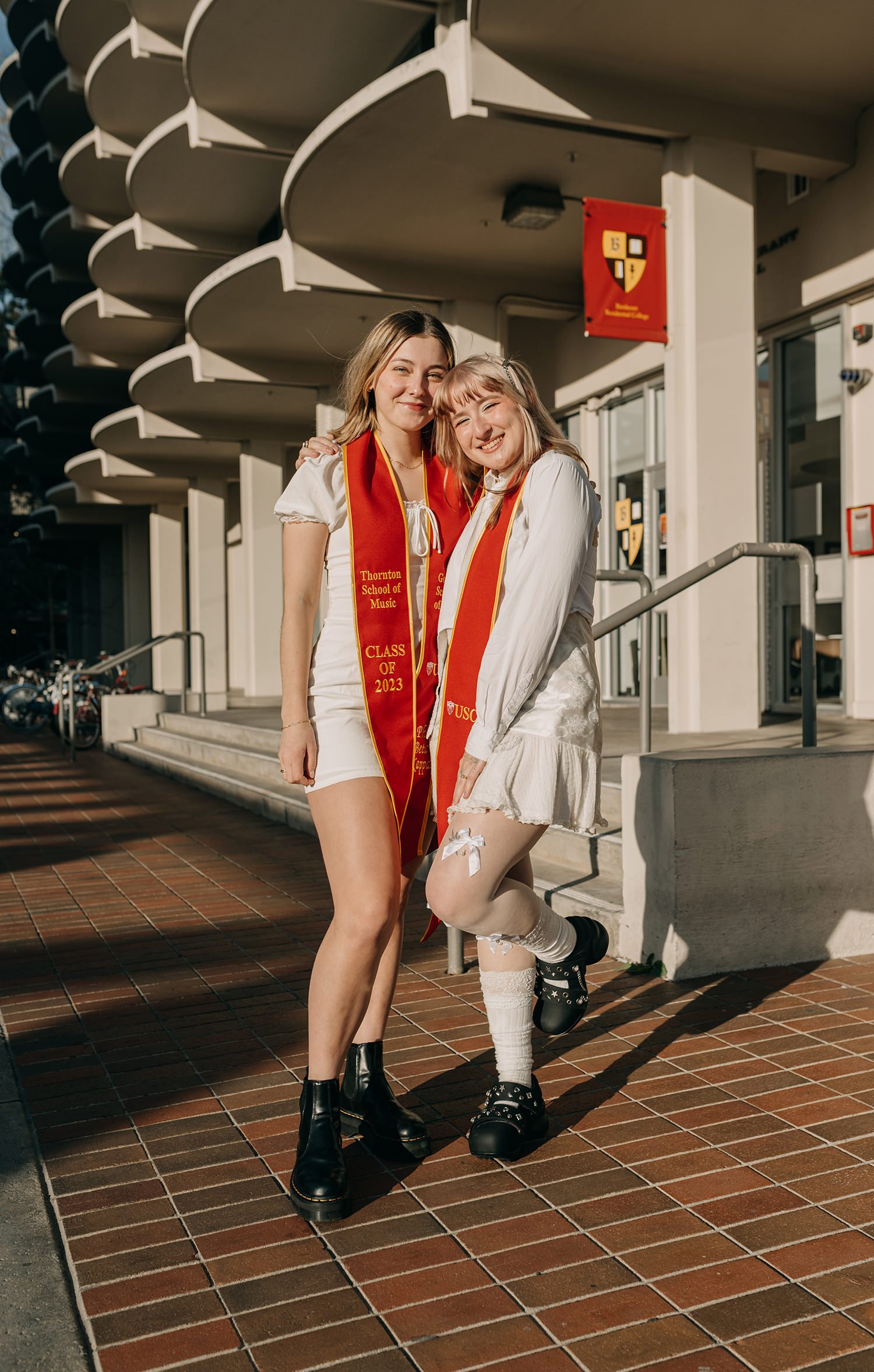 usc-best-friends-graduation-portrait-los-angeles-california-photographer-19.jpg