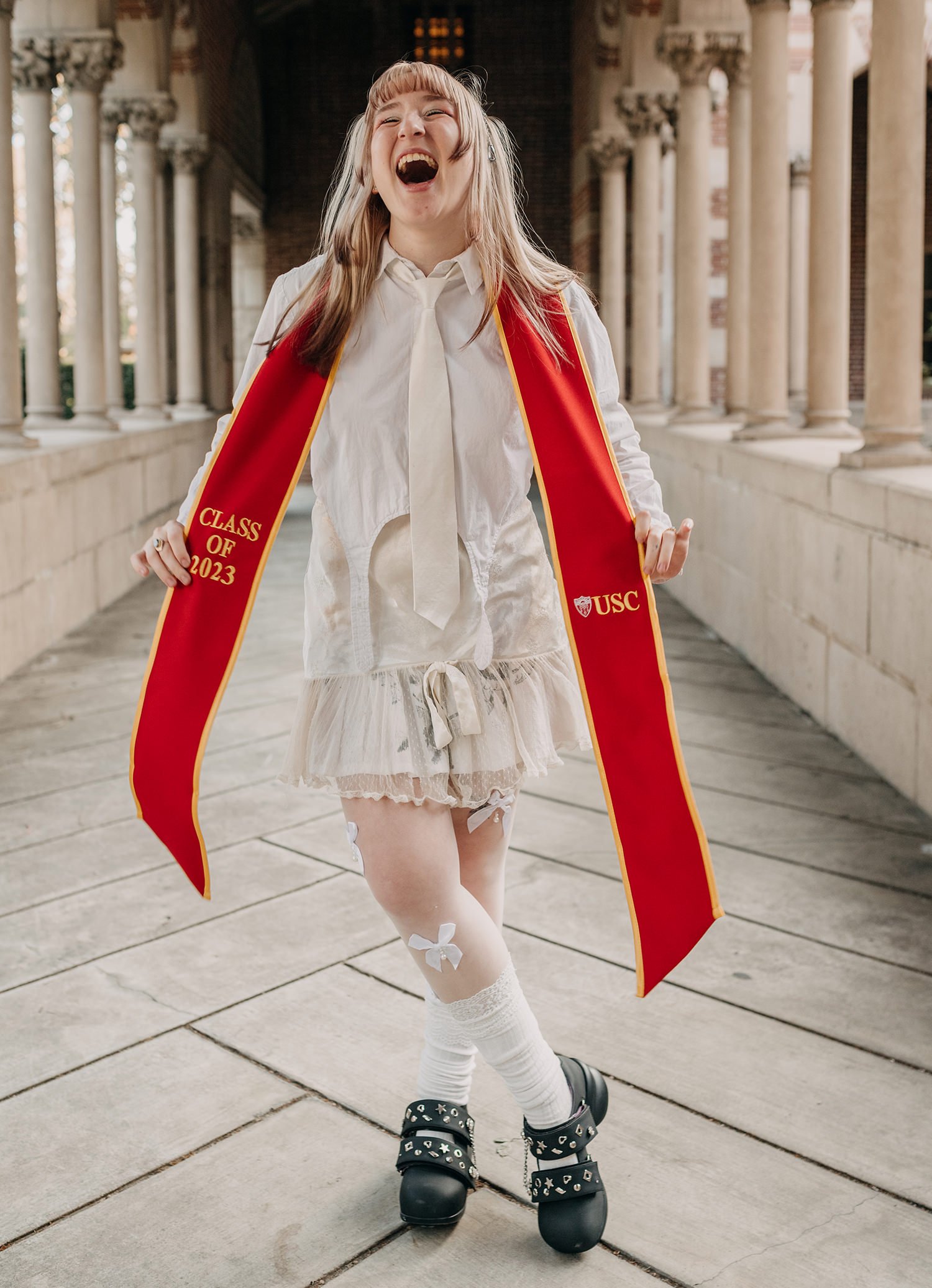 usc-solo-graduation-portrait-los-angeles-california-photographer-13.jpg