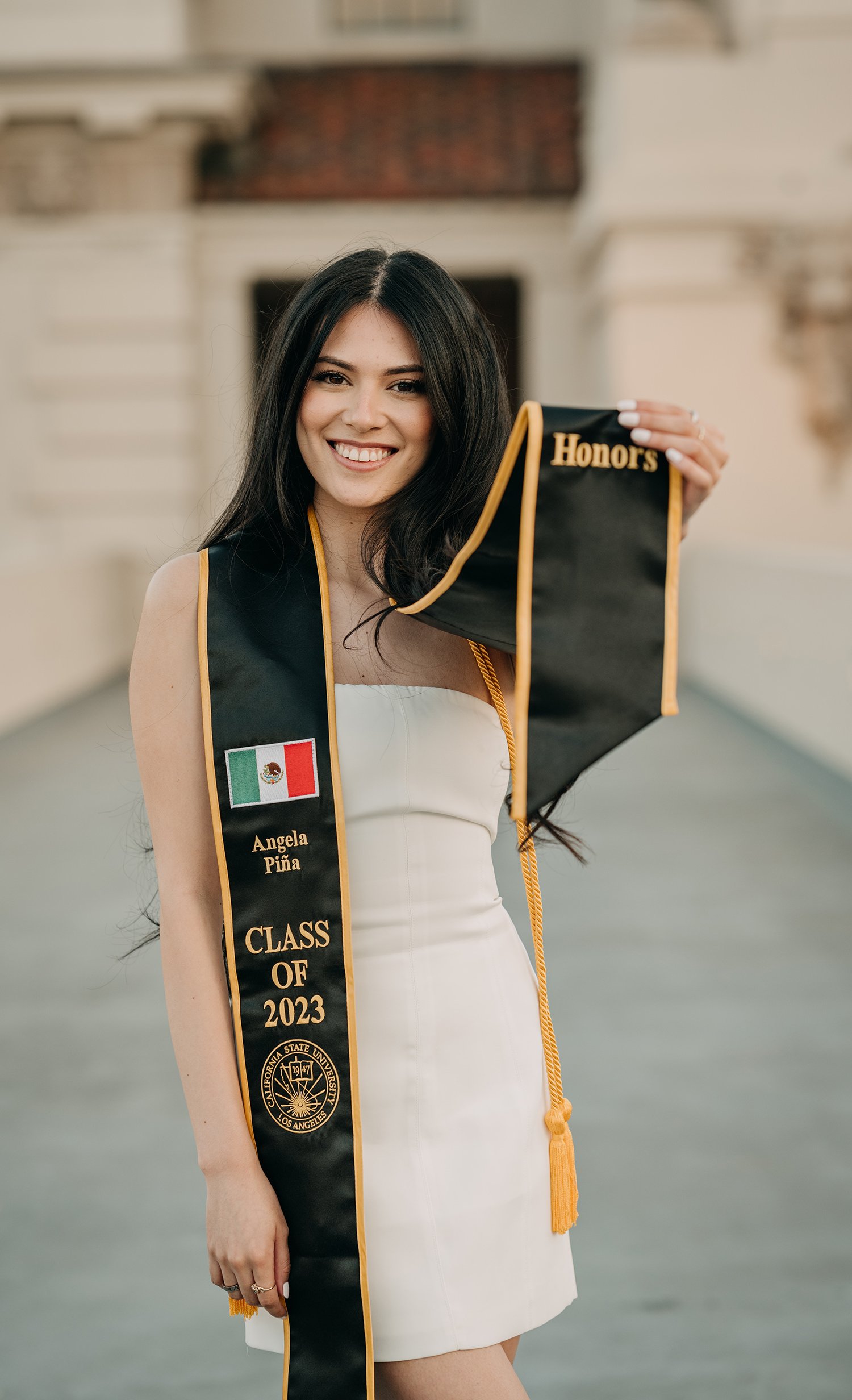 LosAngeles-Graduation-Portrait-Photographer-Pasadena-City-Hall-17.jpg