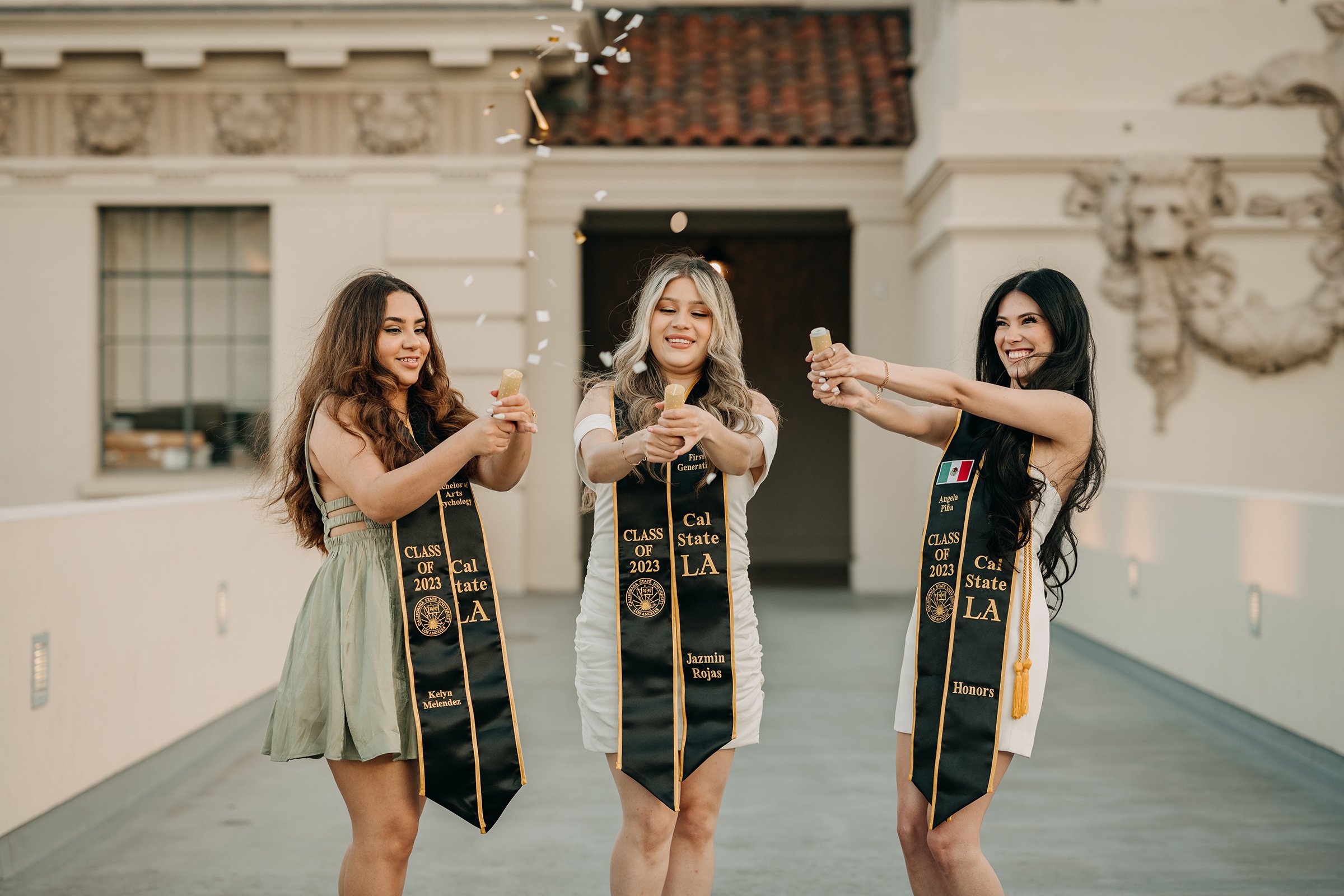 LosAngeles-Best-Friends-Graduation-Portrait-Photographer-Pasadena-City-Hall-7.jpg