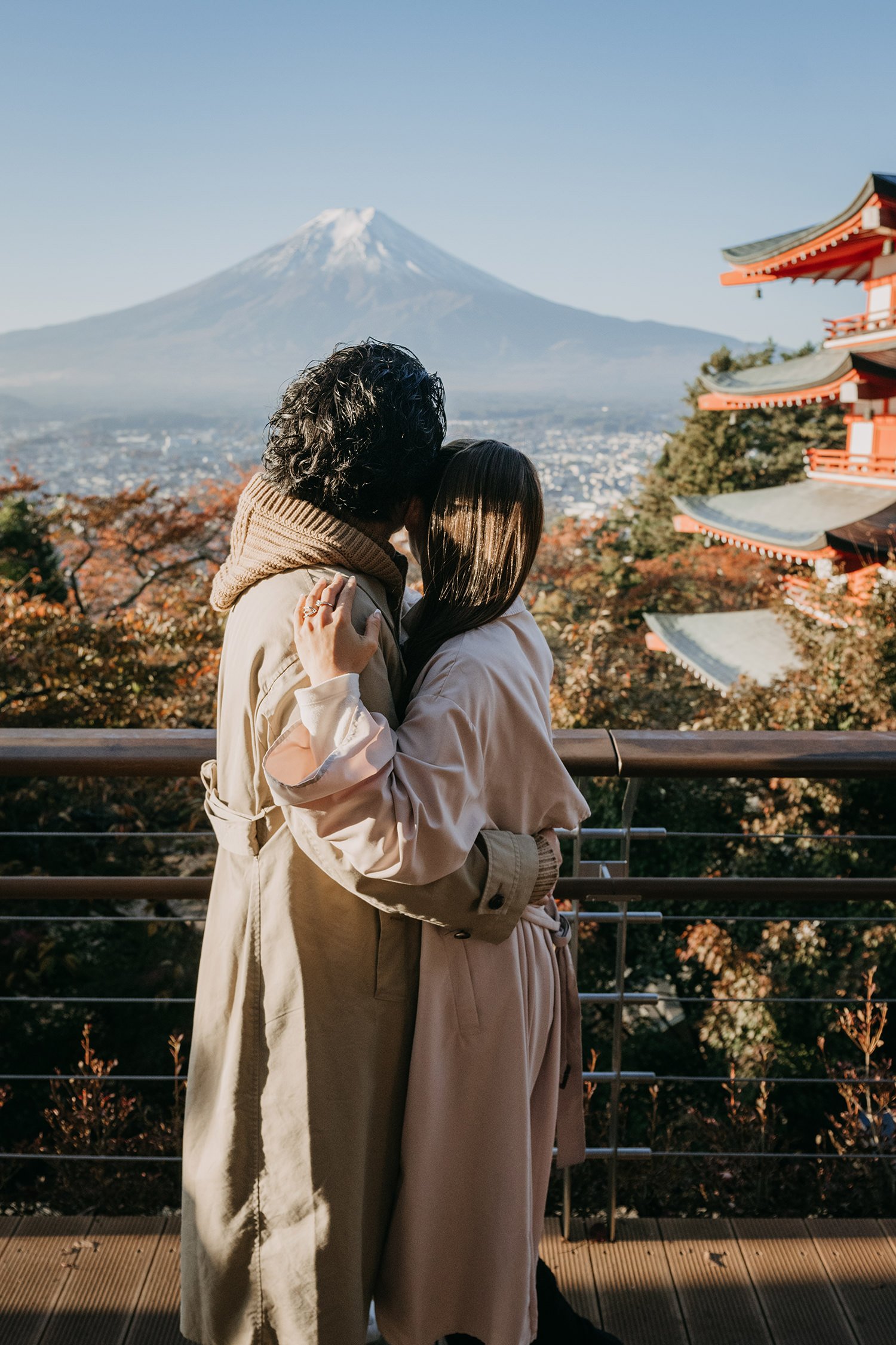 chureito-pagoda-engagement-session-デスティネーションウェディングフォトグラファー12.jpg