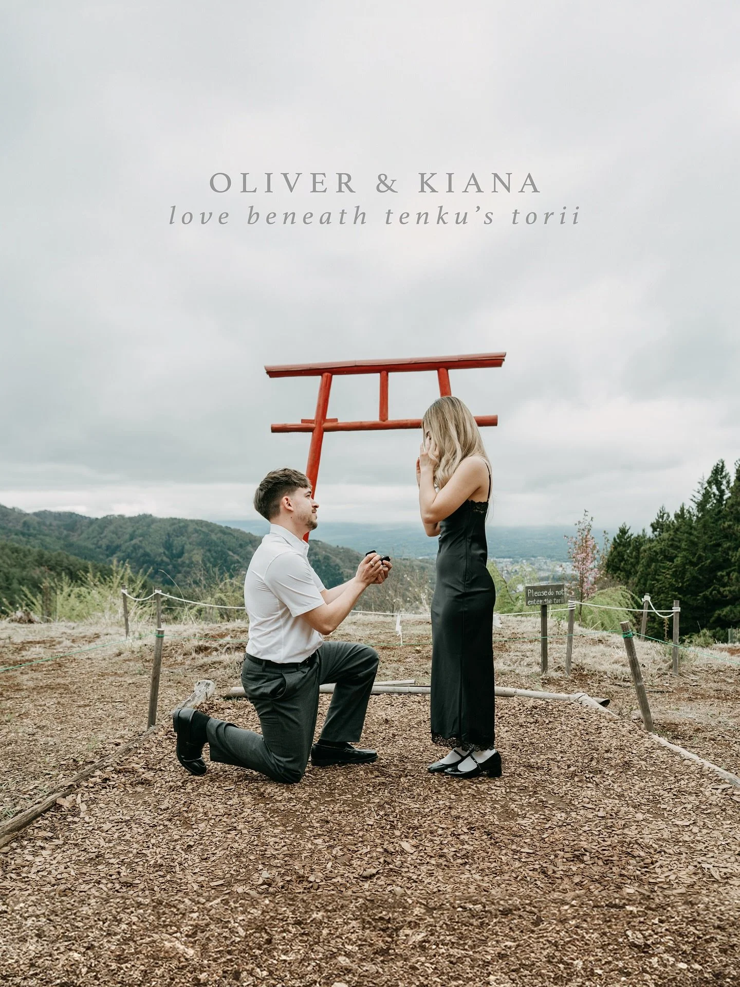 【𝒍𝒐𝒗𝒆 𝒃𝒆𝒏𝒆𝒂𝒕𝒉 𝒕𝒆𝒏𝒌𝒖&rsquo;𝒔 𝒕𝒐𝒓𝒊𝒊】Oliver&rsquo;s proposal plan was to capture the moment with the iconic Mt. Fuji in the background. Among the many Mt. Fuji viewpoints in Yamanashi, he chose Tenku no Torii (&ldquo;Torii gate in 