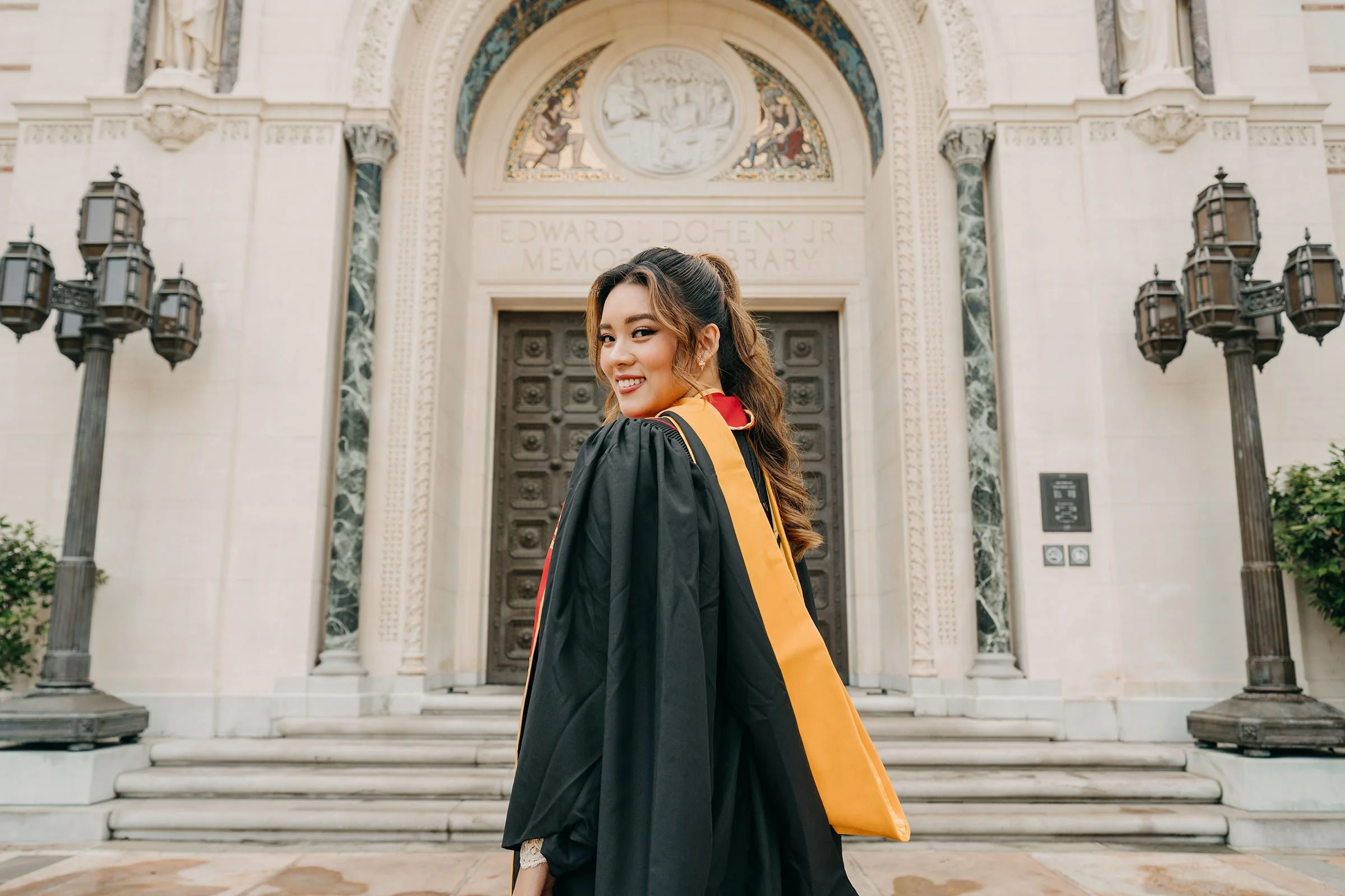 usc-graduation-portraits-usc-campus-19.jpg