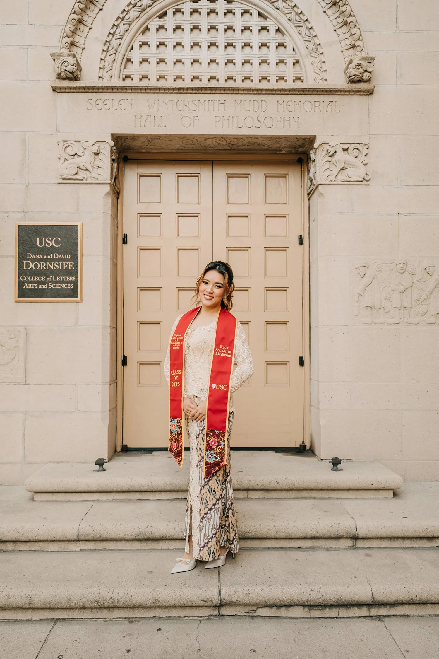 usc-graduation-portraits-usc-campus-23.jpg