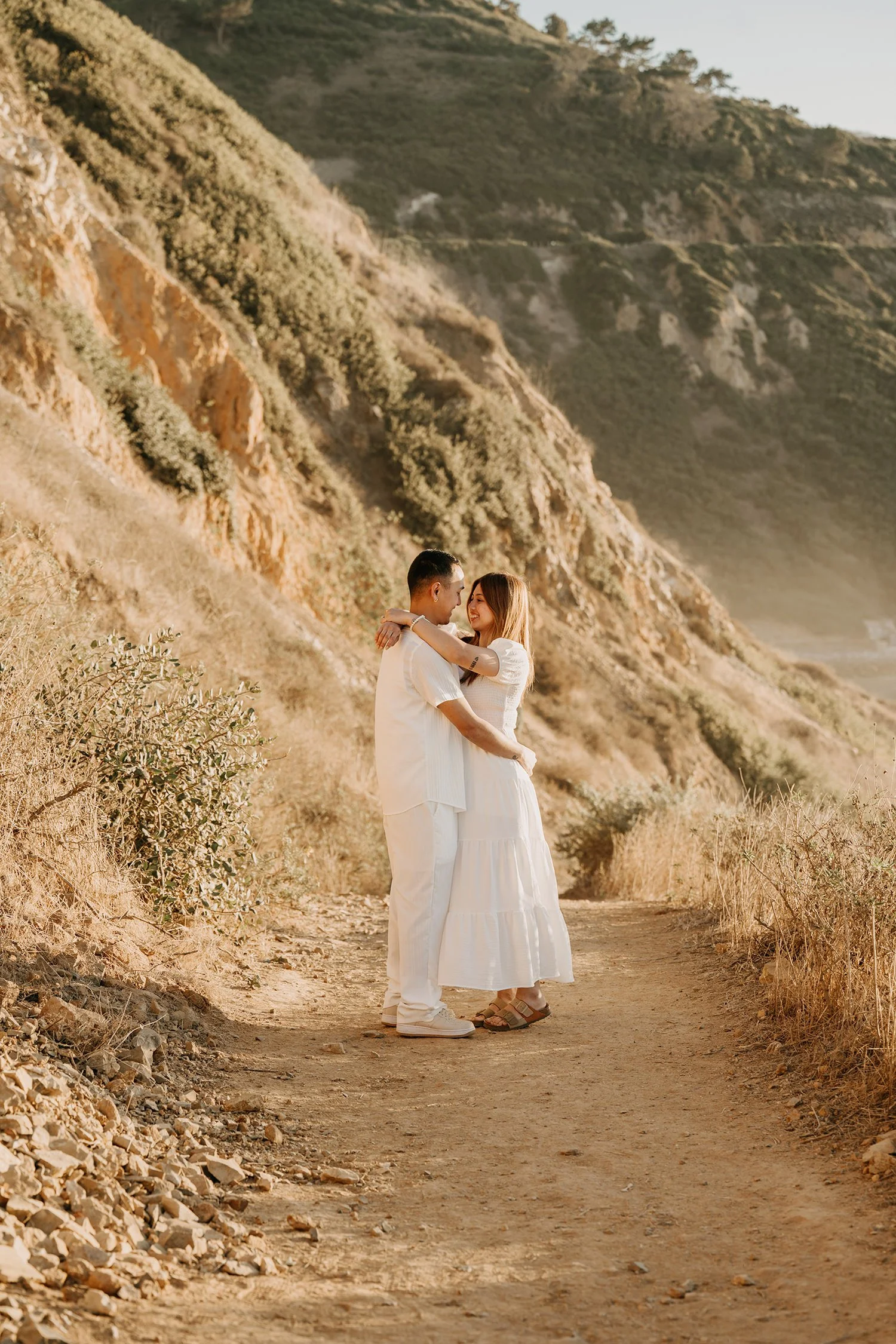 golden-hour-engagement-photos-palos-verdes-01.jpg