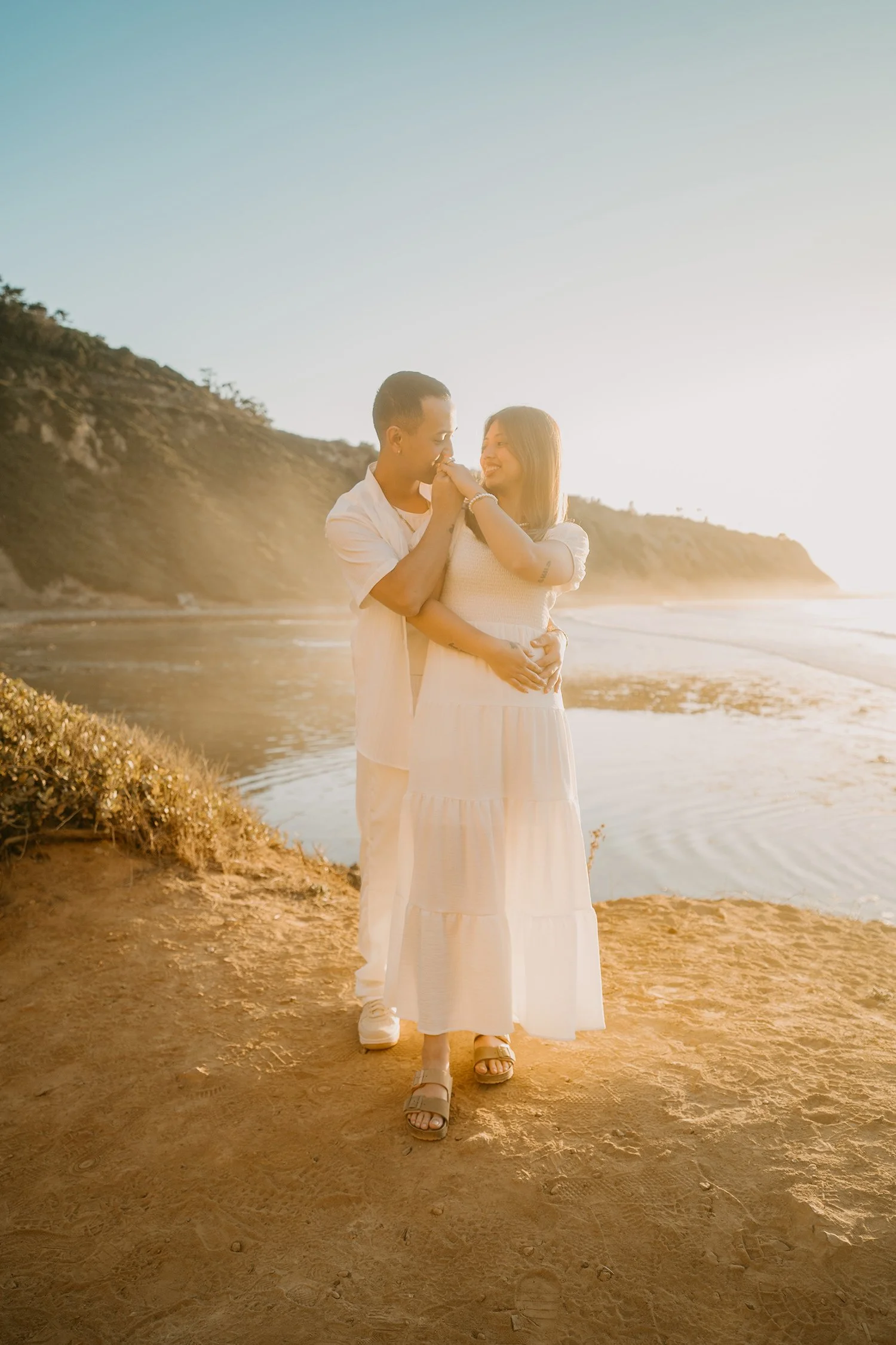 golden-hour-engagement-photos-palos-verdes-04.jpg