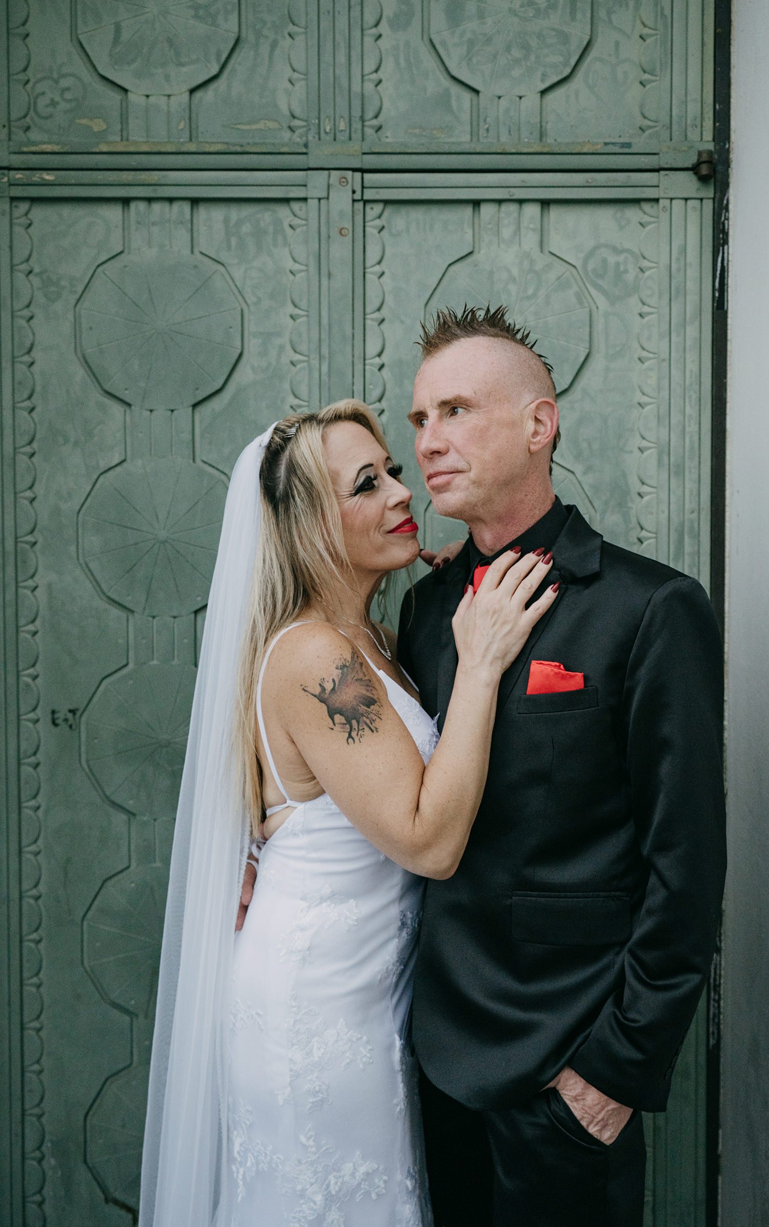 los-angeles-punk-rock-wedding-portraits-griffith-observatory-01.jpg