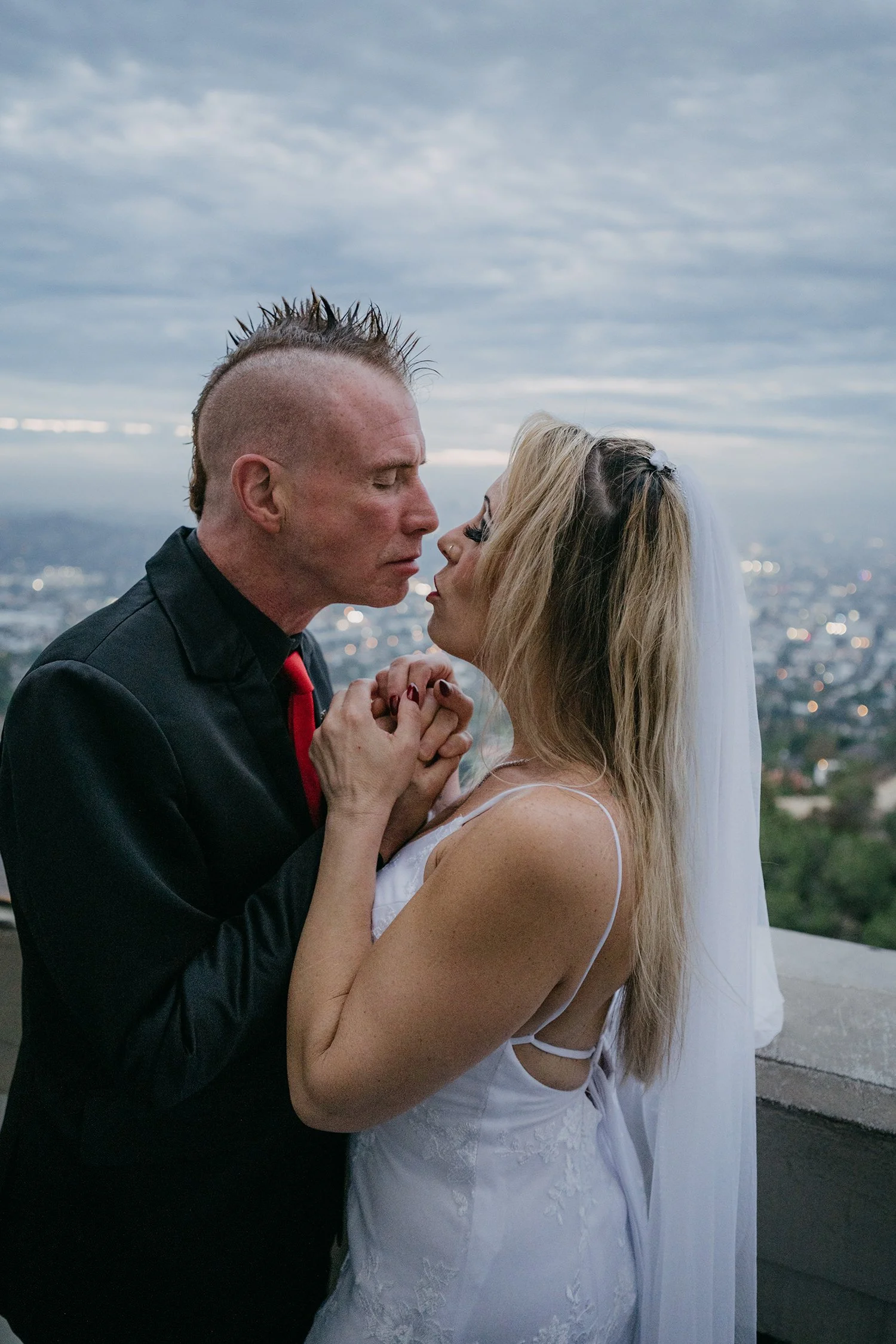 griffith-observatory-sunrise-post-wedding-portraits-07.jpg