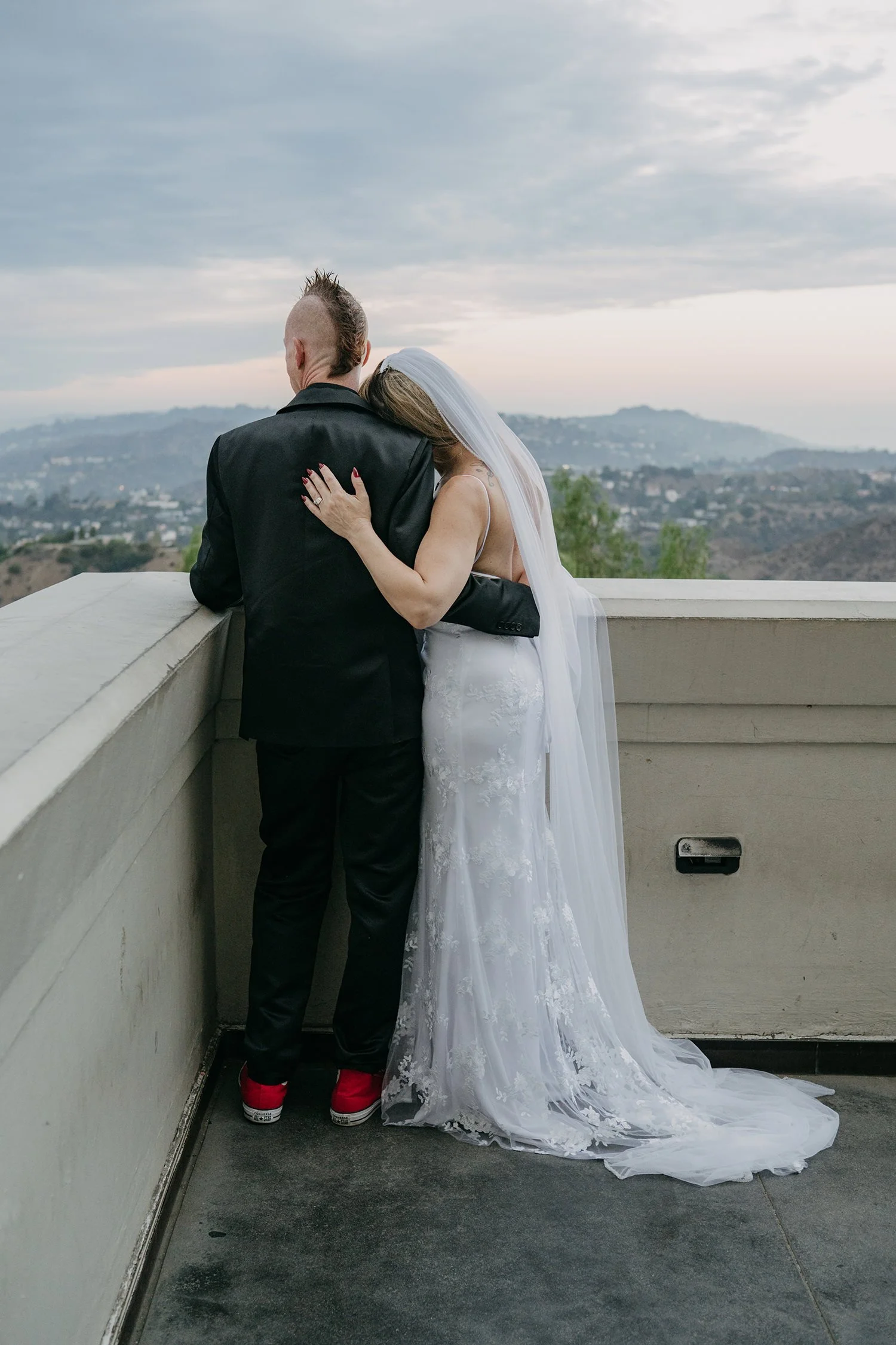 griffith-observatory-sunrise-post-wedding-portraits-10.jpg