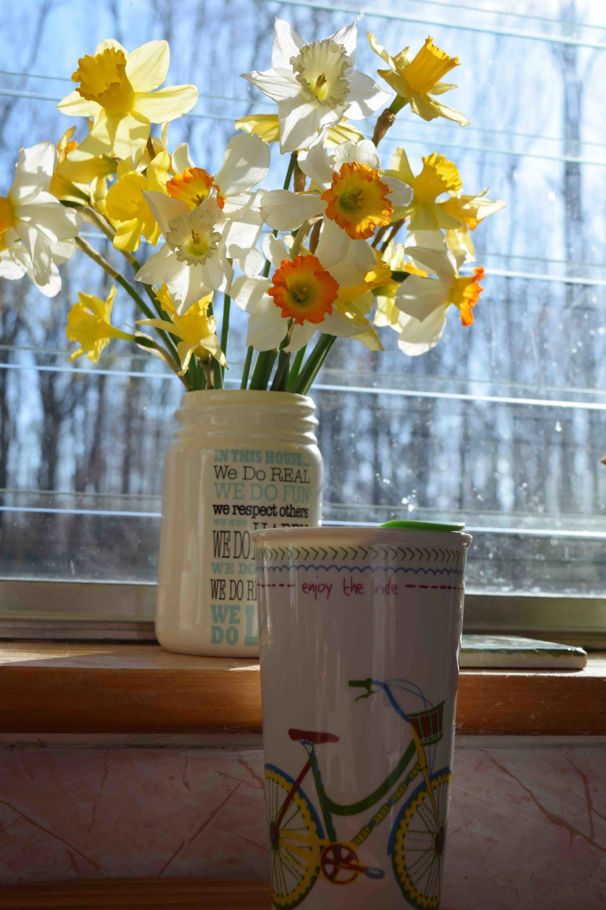 Step 1: Choose your favorite cup or pot. (The sunny window and flowers on the sill are a bonus! Please ignore the actual windows.) For best results, pre-warm the cup or pot with warm tap water.