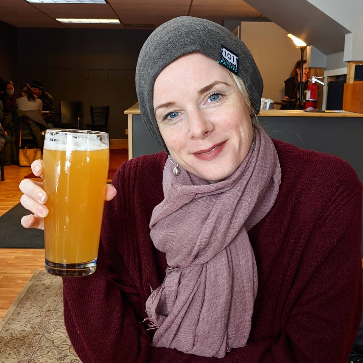 When you ask for a picture and you know the photographer can't help but fuck with you. 
Thanks @walkerschwartz for being that friend.
.
.
.
#daydrinking #apr&egrave;s #drinkswithfriends #badphotography #whatarefriendsfor