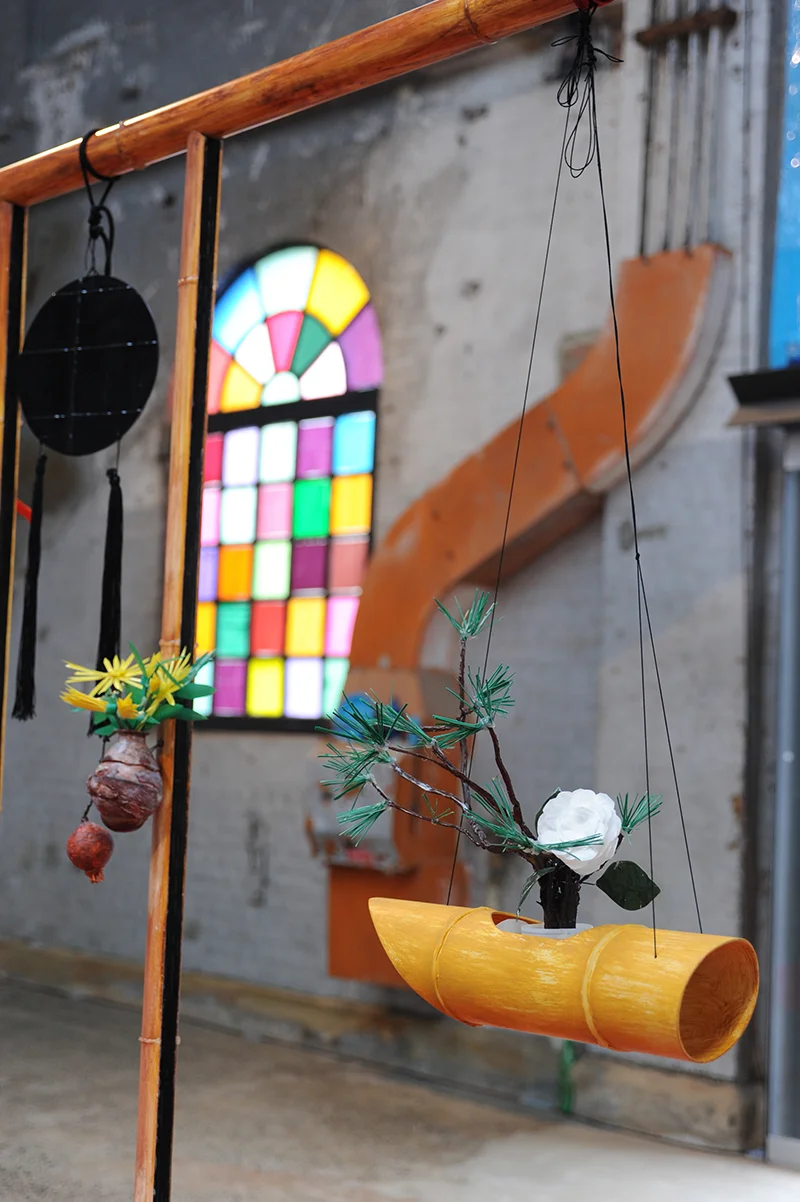 Sarah Goffman, Trashcan Dreams, 2010, curator Bec Dean, Performance Space, Sydney (photo: Garth Knight)