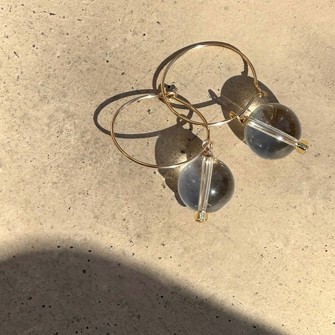 S+P mini quartz hoops in gold 〰️