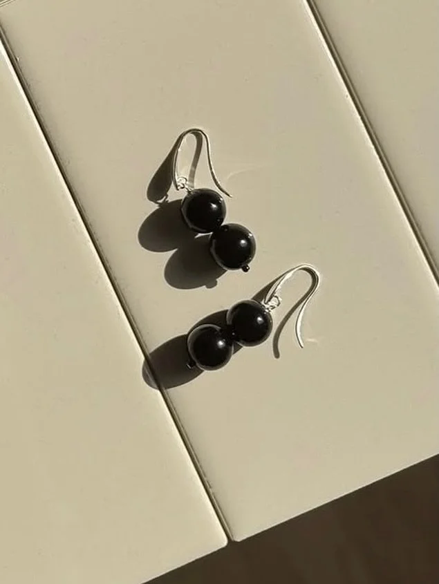 S+P teardrop onyx earrings via @phosphene_studio
