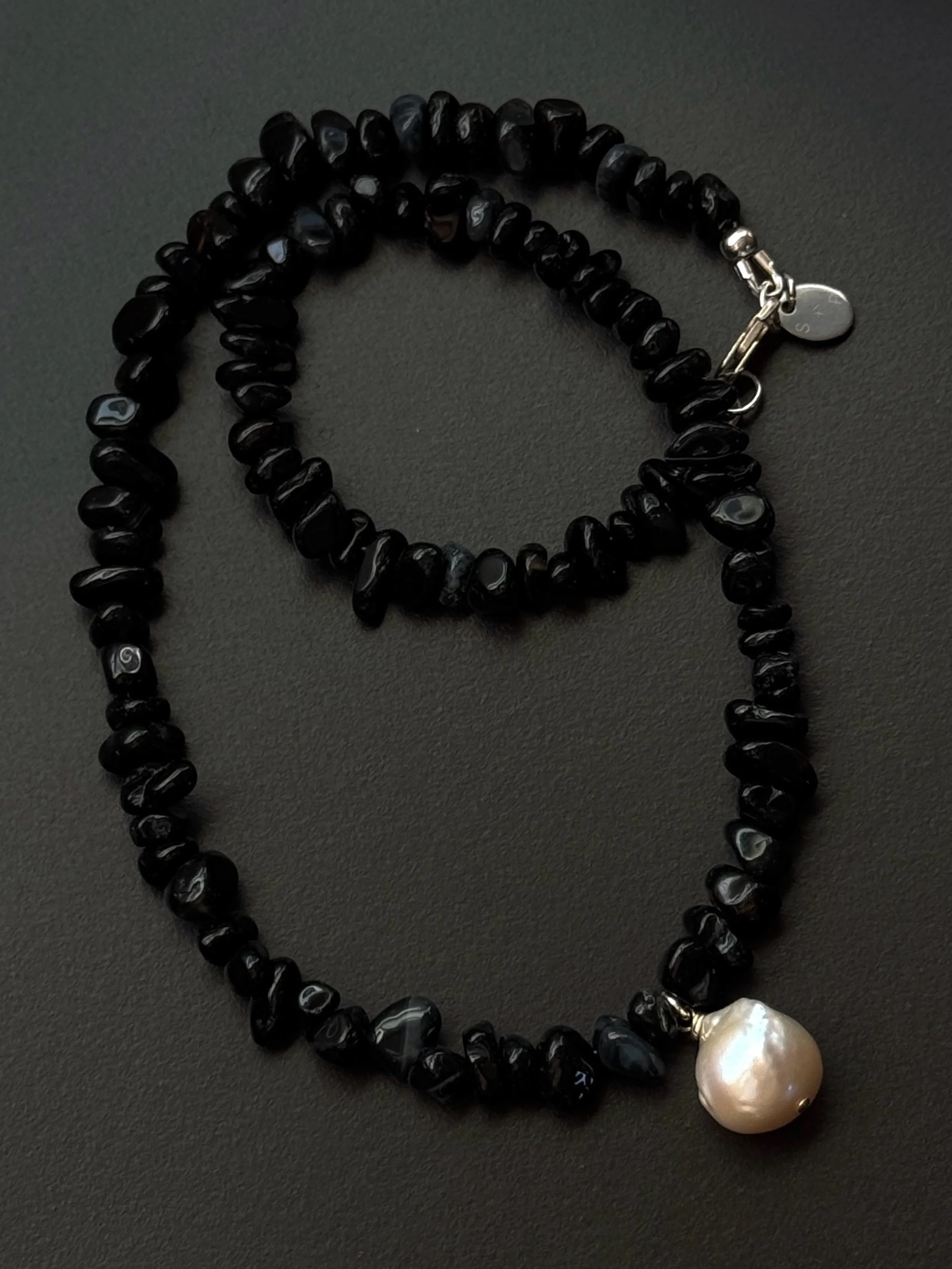 S+P onyx pebble necklace now online 🖤